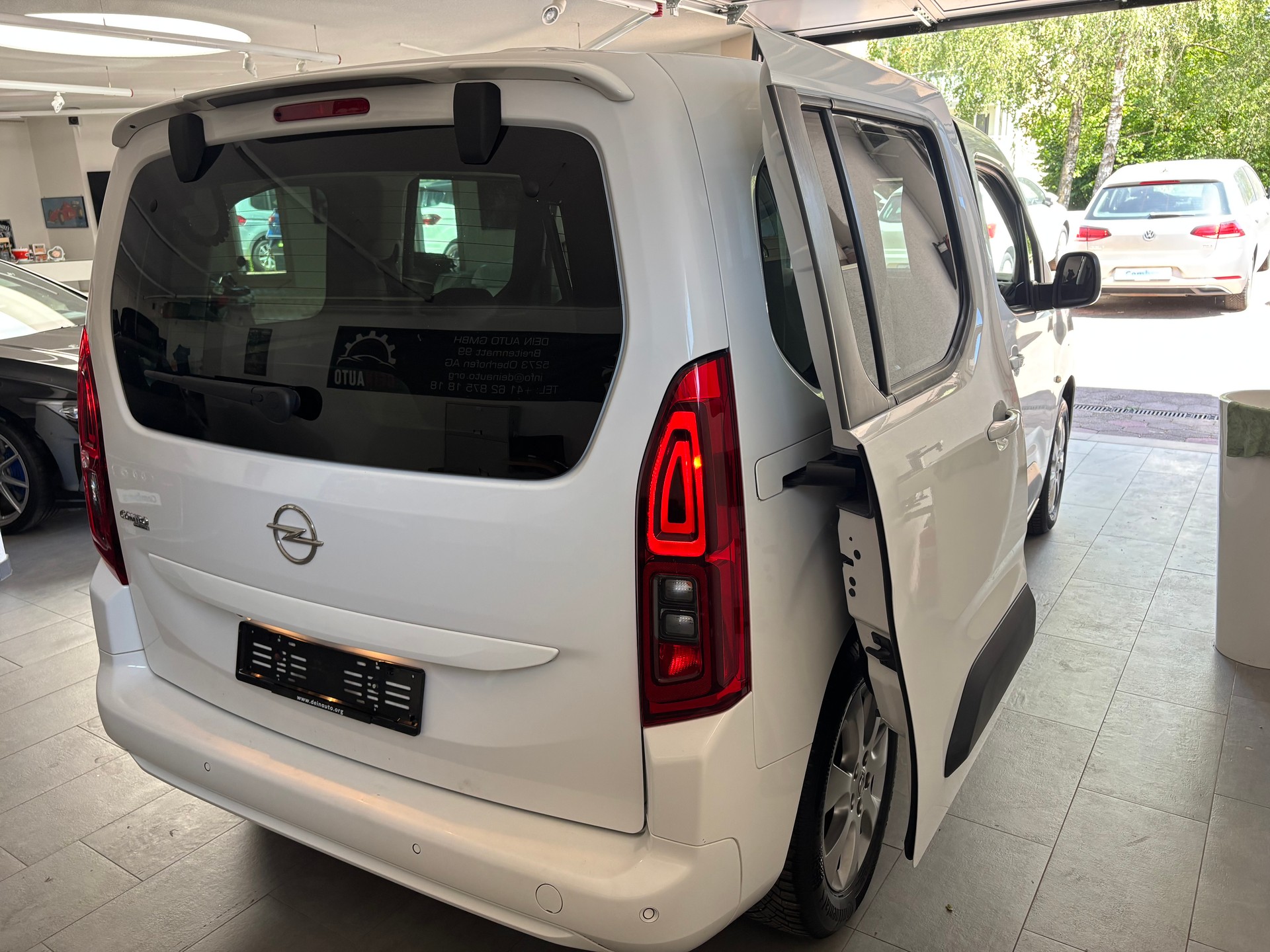 OPEL Combo Life 1.2 Ultimate Automat-image-5