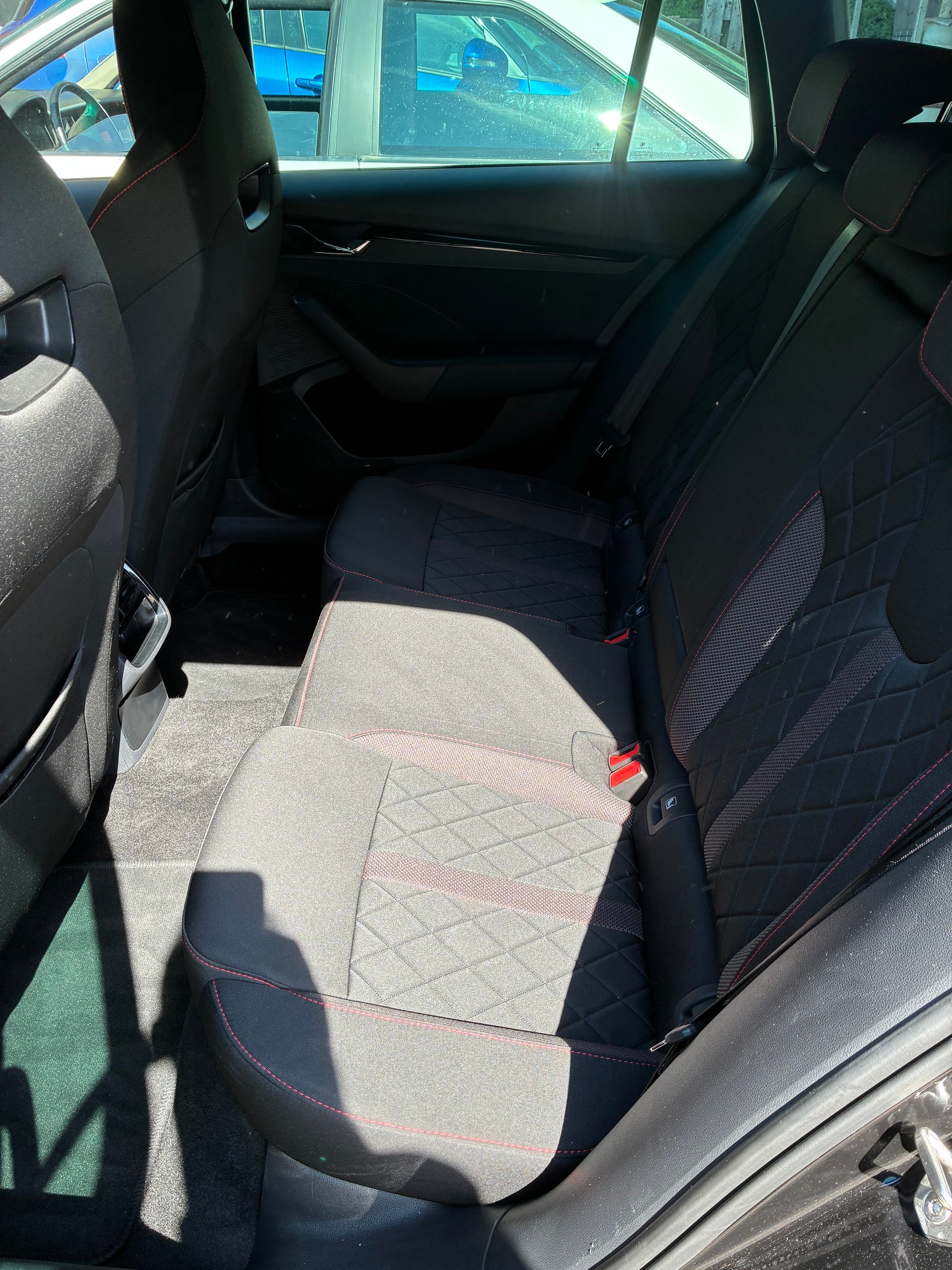 SKODA Octavia Combi 2.0 TSI DSG RS-image-6