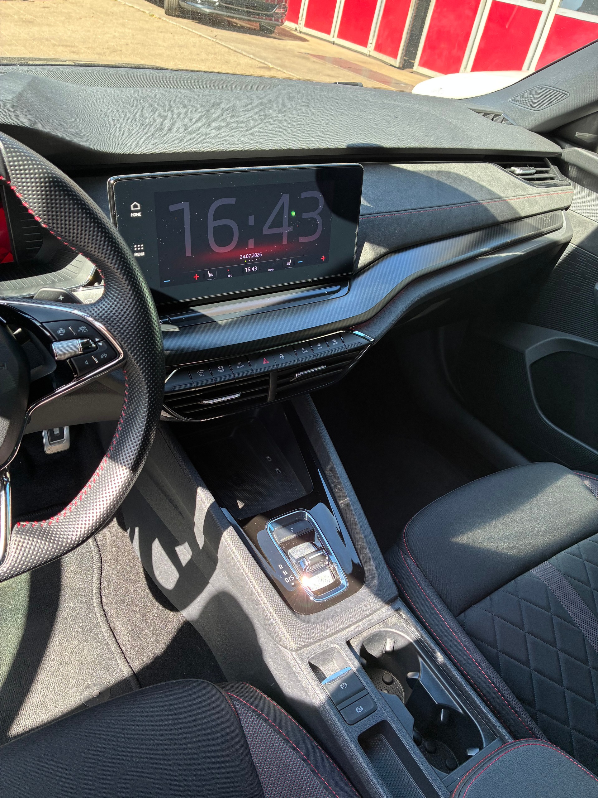 SKODA Octavia Combi 2.0 TSI DSG RS-image-7