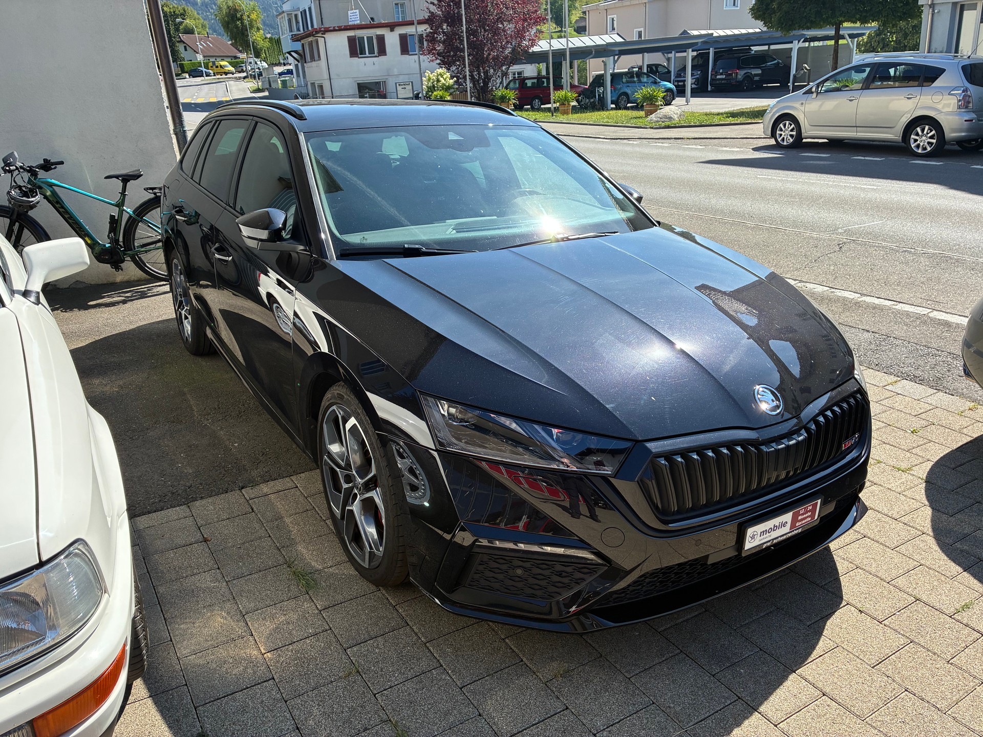 SKODA Octavia Combi 2.0 TSI DSG RS-image-1