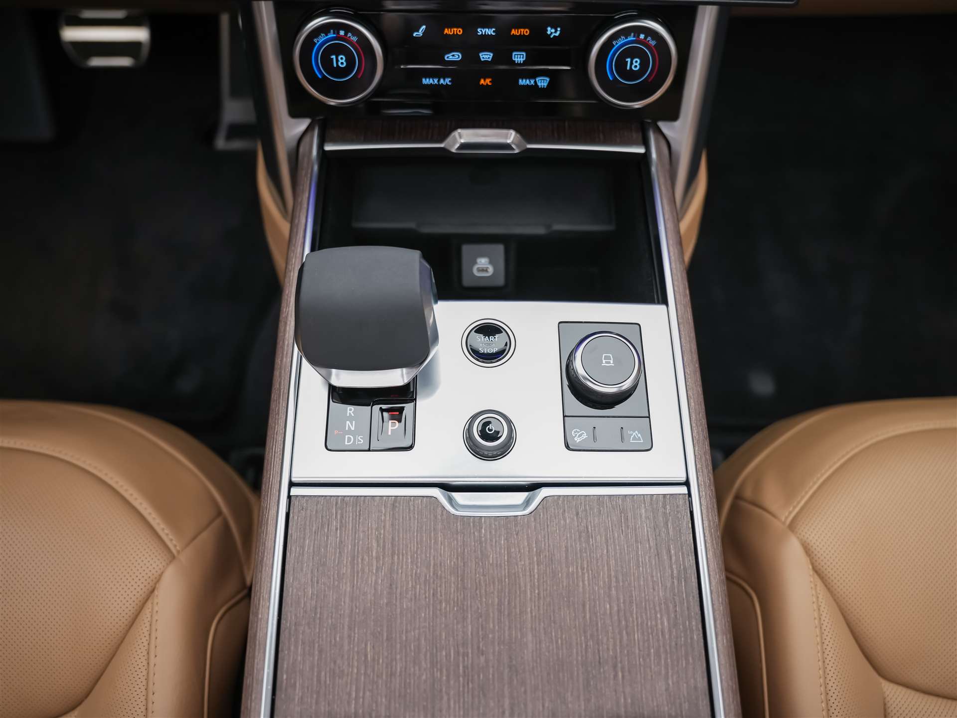 LAND ROVER Range Rover 4.4 V8 Autobiography *24" Felgen*Massage*Panorama*-image-24