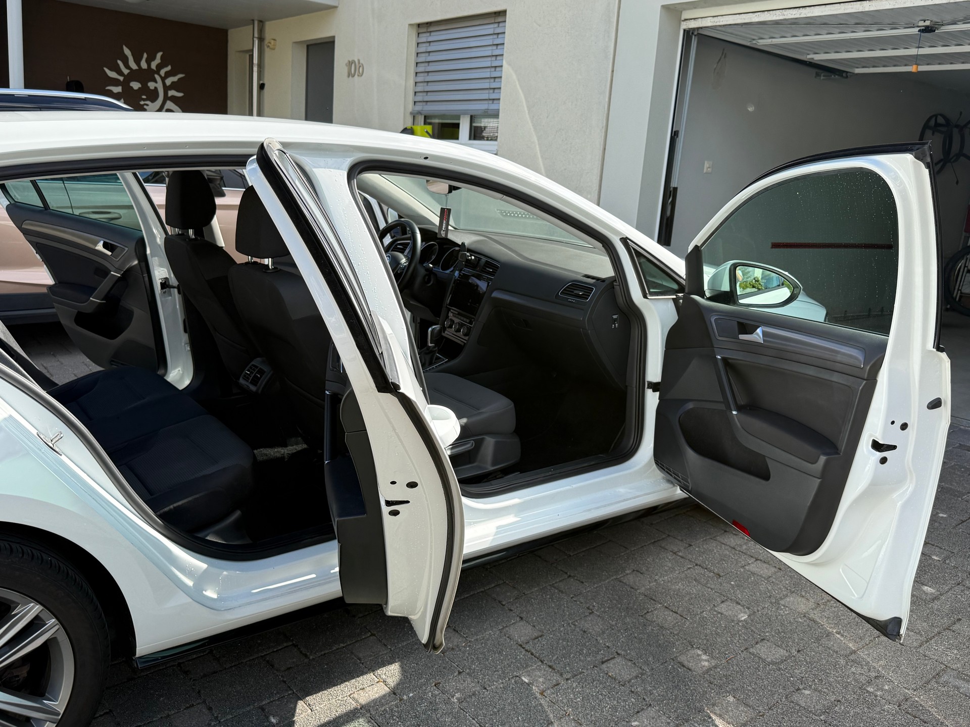 VW 2.0 TDI Comfortline DSG 4m-image-5