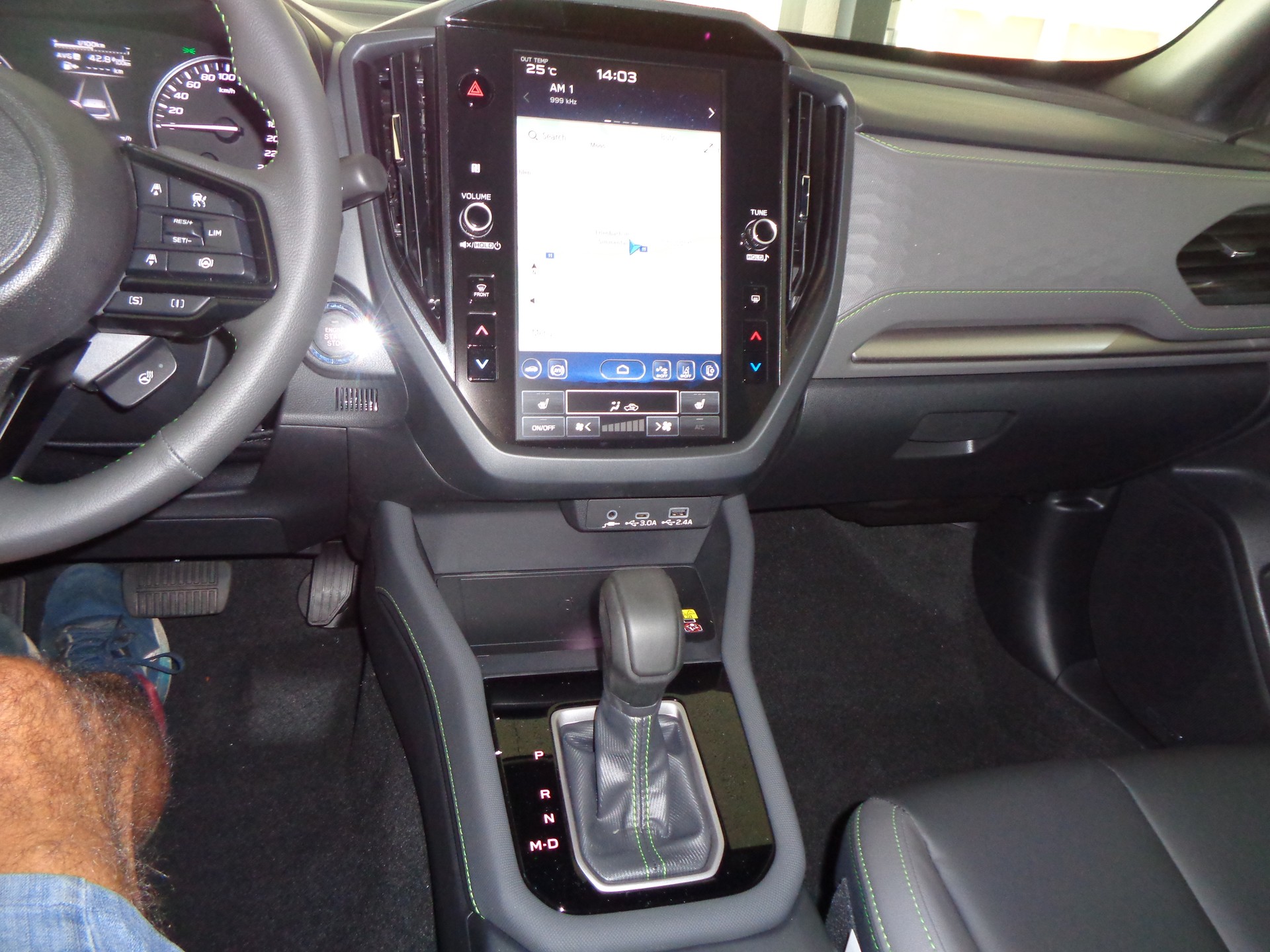 SUBARU Forester 2.0i e-Boxer Sport Lineartronic-image-13
