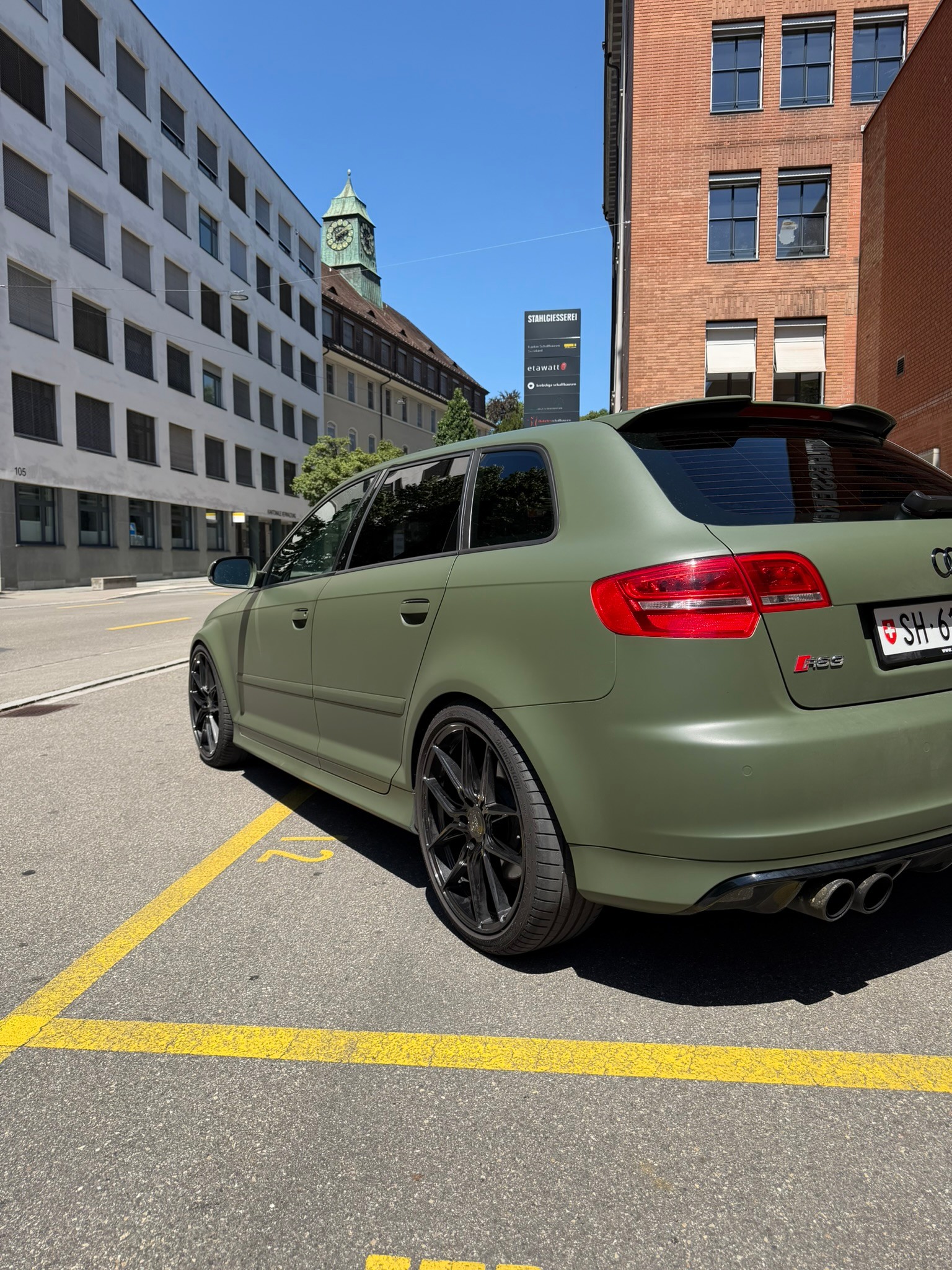 AUDI 2.5 T FSI quattro S-Tronic-image-1