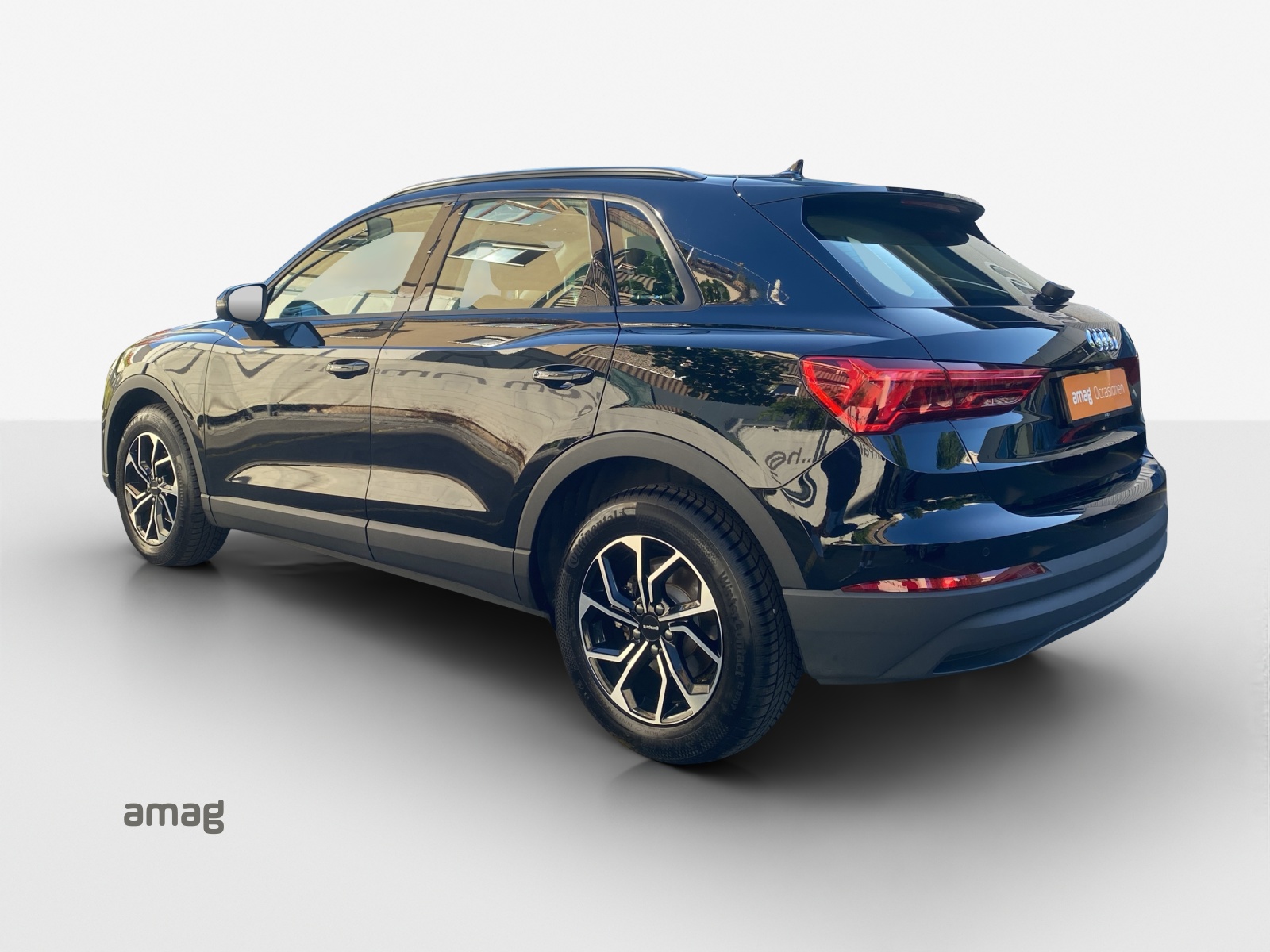 AUDI Q3 35 TFSI Attraction S-tronic-image-2