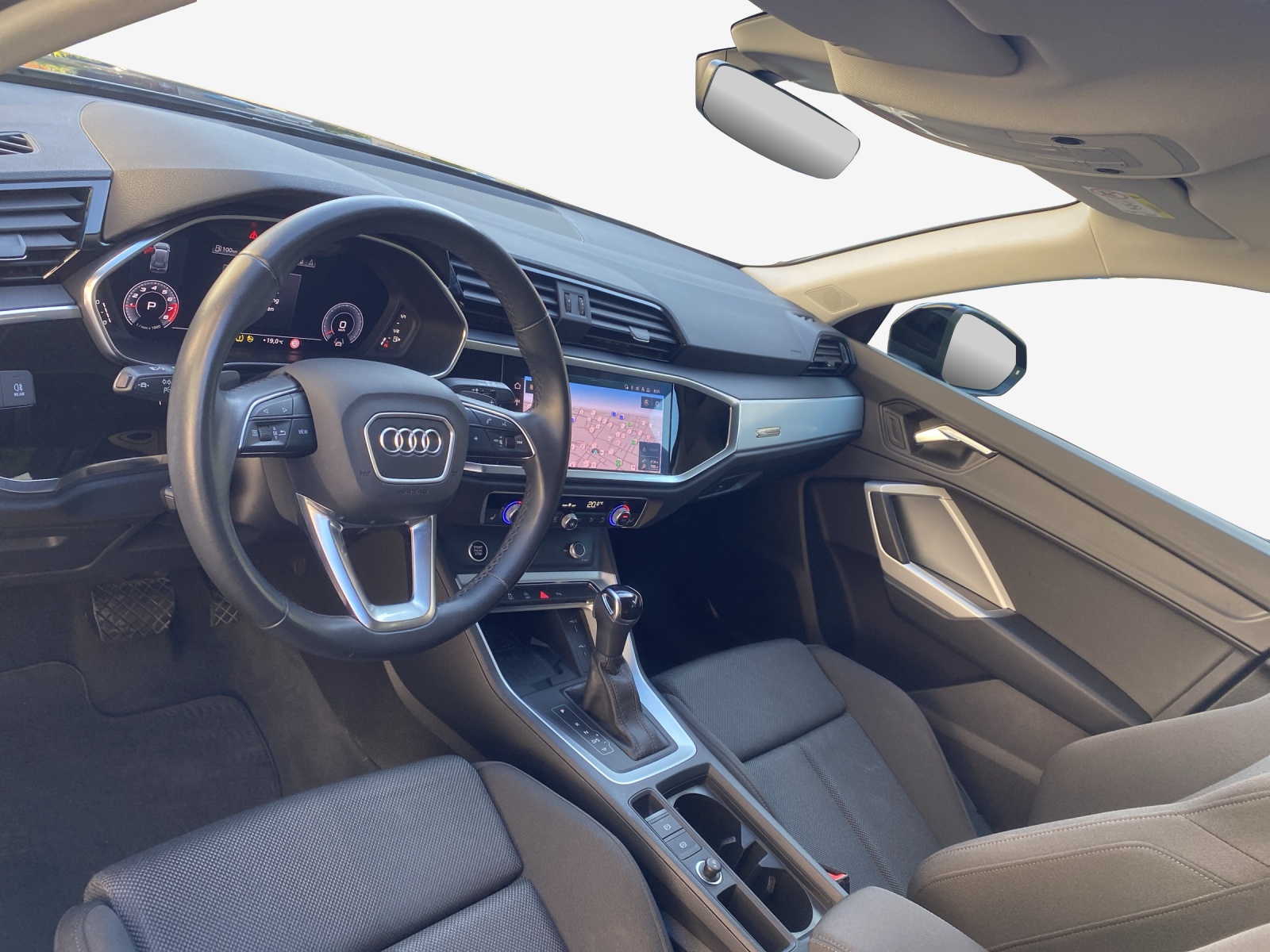 AUDI Q3 35 TFSI Attraction S-tronic-image-15