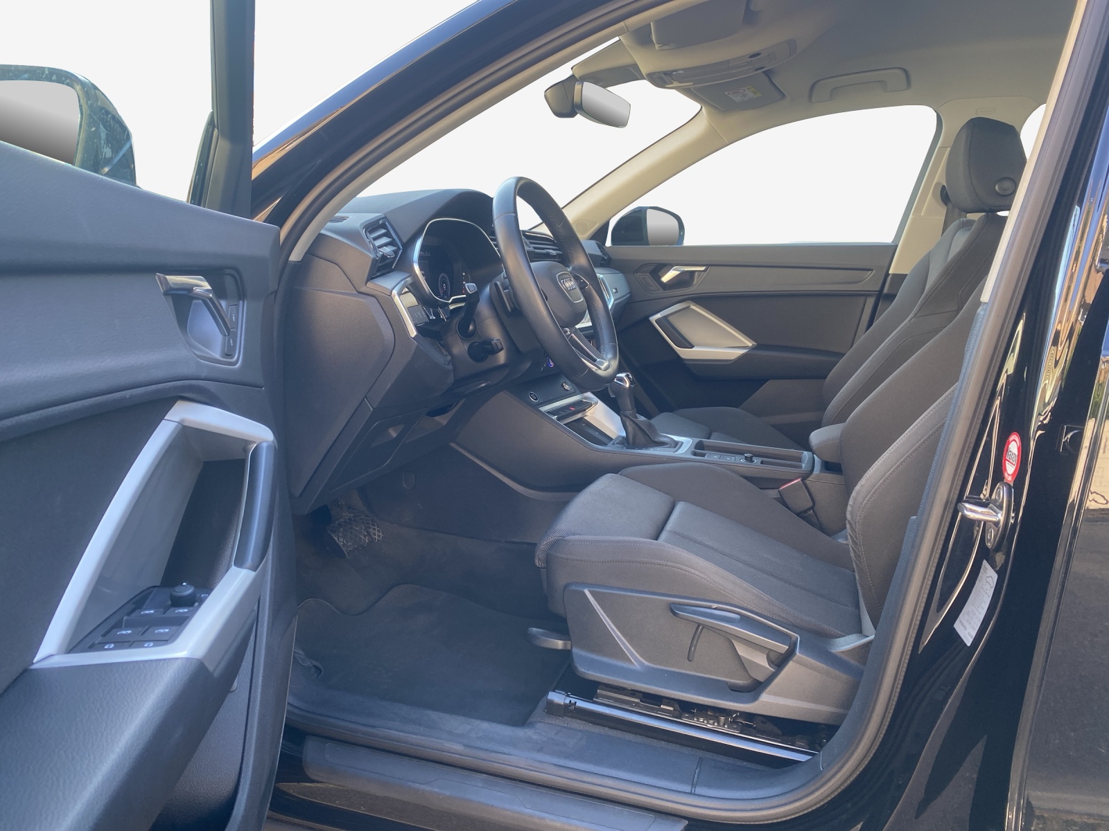 AUDI Q3 35 TFSI Attraction S-tronic-image-7