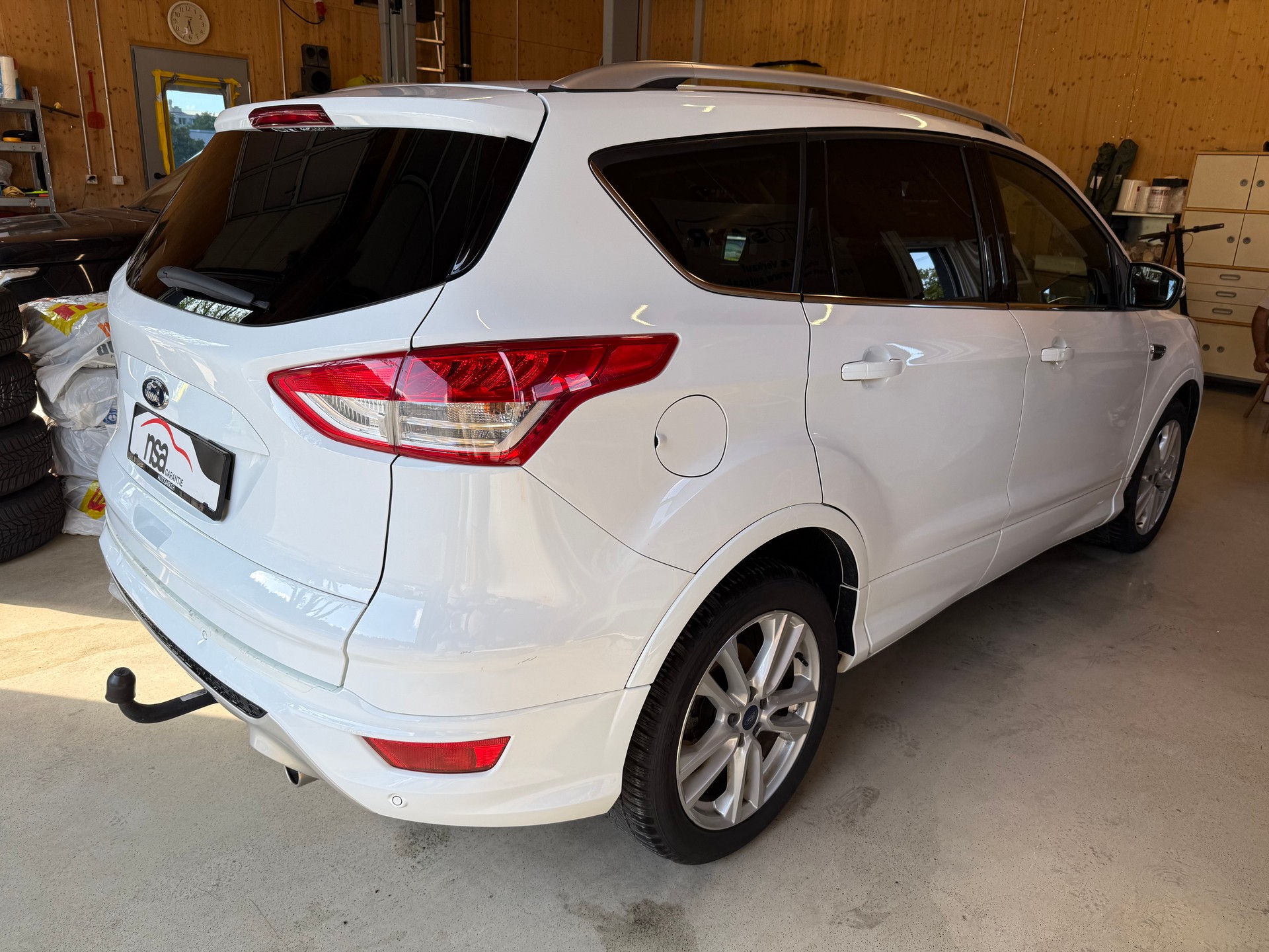 FORD Kuga 2.0 TDCi Titanium S 4WD PowerShift-image-3