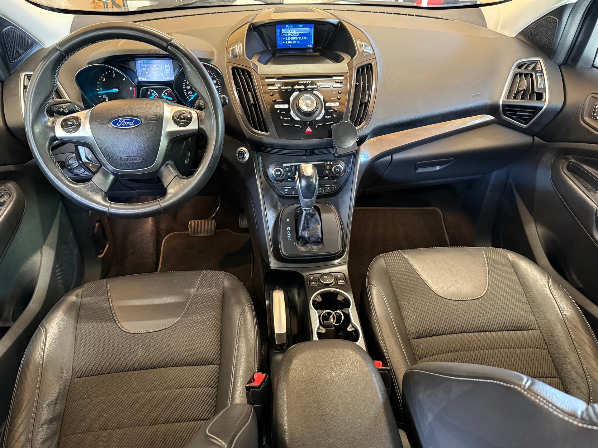 FORD Kuga 2.0 TDCi Titanium S 4WD PowerShift-image-8