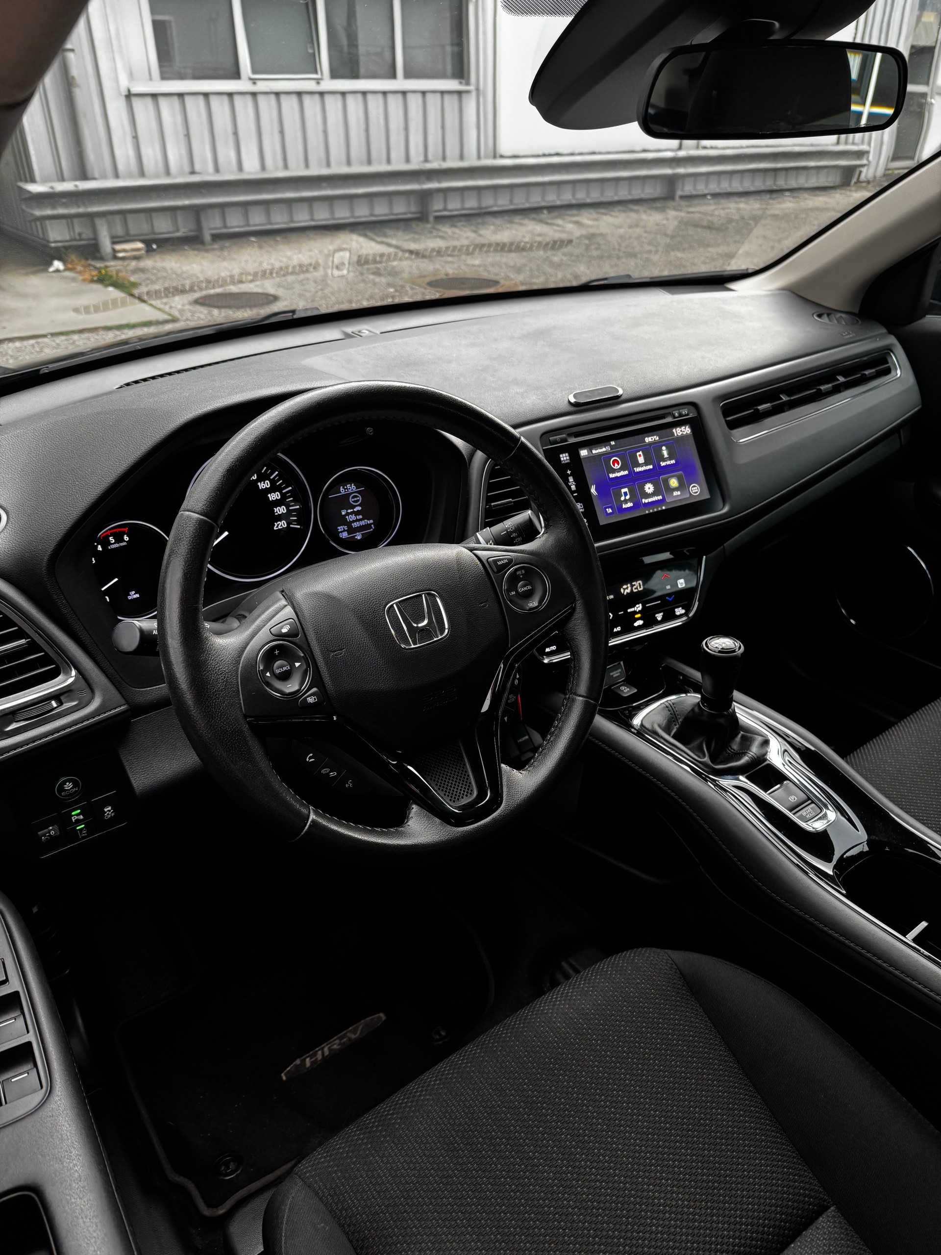 HONDA HR-V 1.6i-DTEC Elegance-image-9