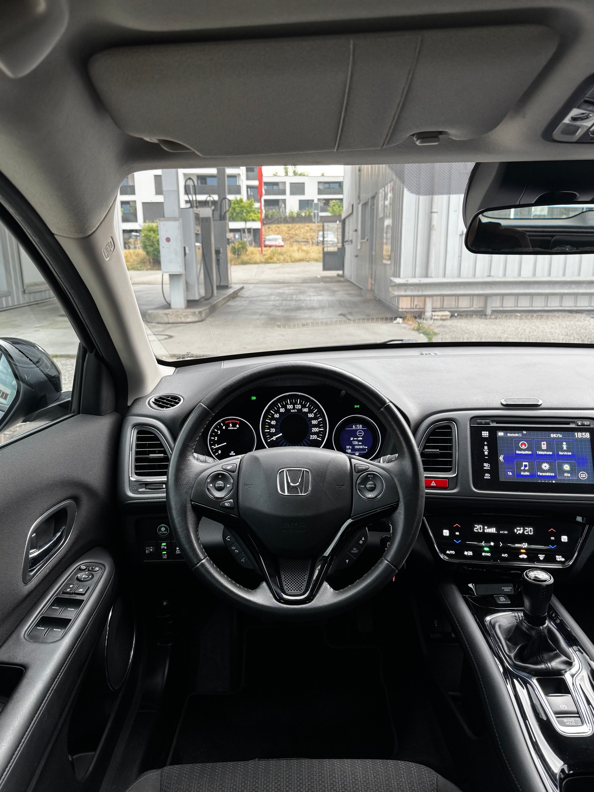 HONDA HR-V 1.6i-DTEC Elegance-image-10
