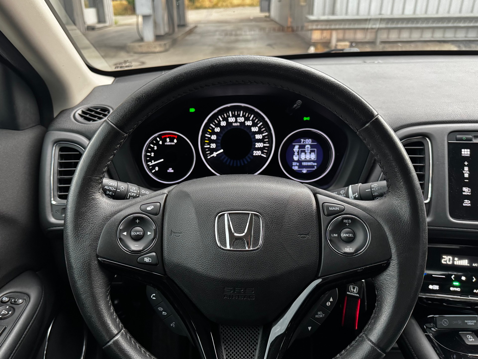 HONDA HR-V 1.6i-DTEC Elegance-image-11