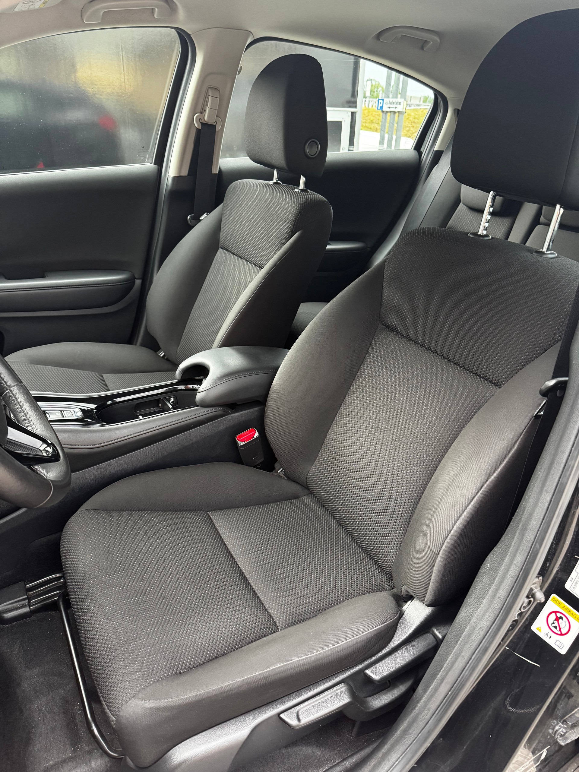HONDA HR-V 1.6i-DTEC Elegance-image-8