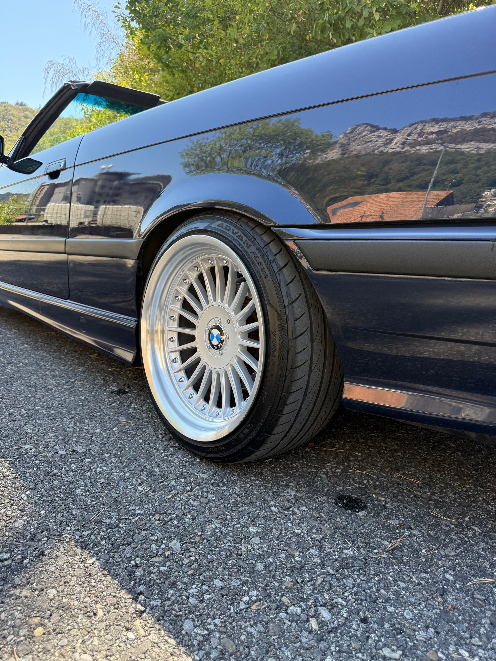 BMW 325i Cabrio-image-14