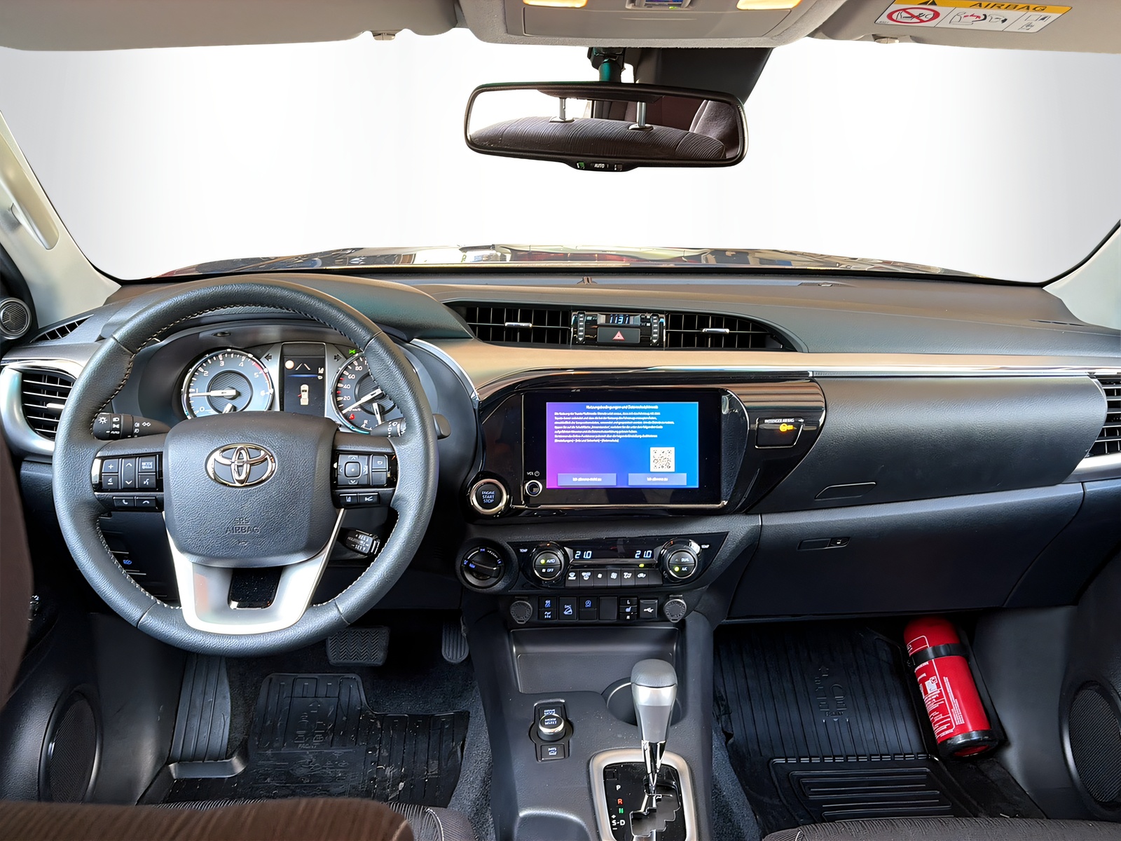 TOYOTA Hilux 2.8d MHEV Style Double Cab 4x4-image-7