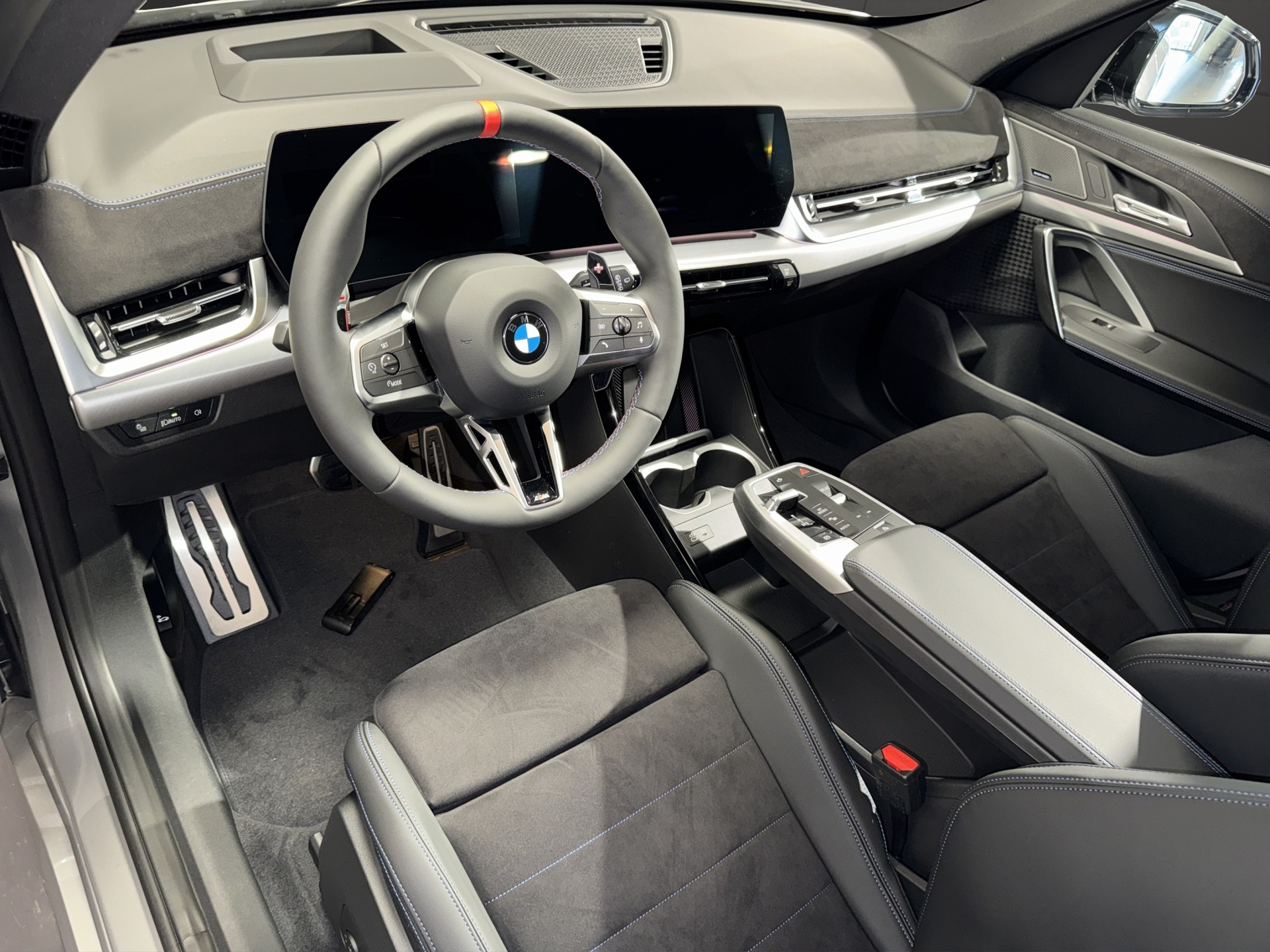 BMW X1 M35i-image-8