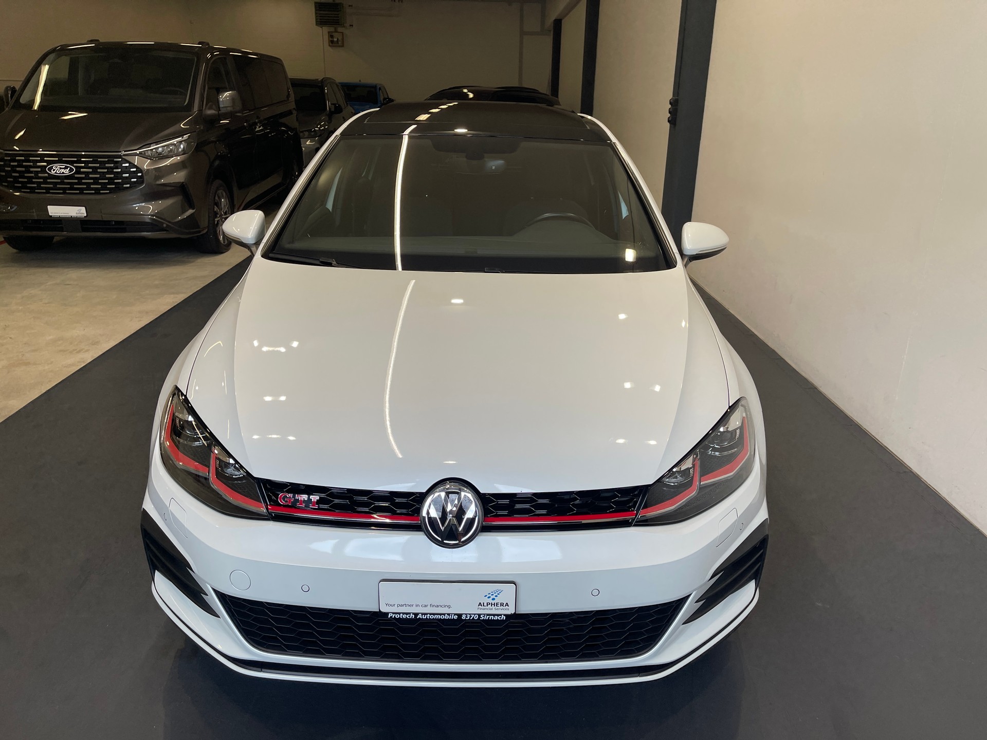 VW Golf 2.0 TSI GTI Performance-image-4