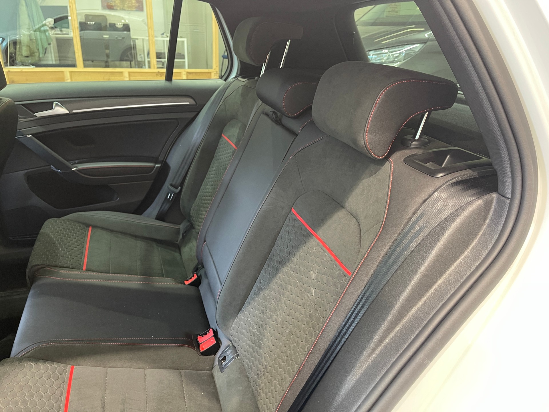 VW Golf 2.0 TSI GTI Performance-image-13