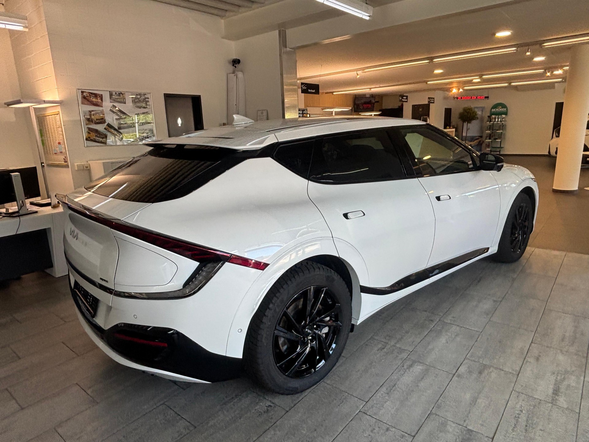 KIA EV6 77 kWh GT-Line 4x4-image-3