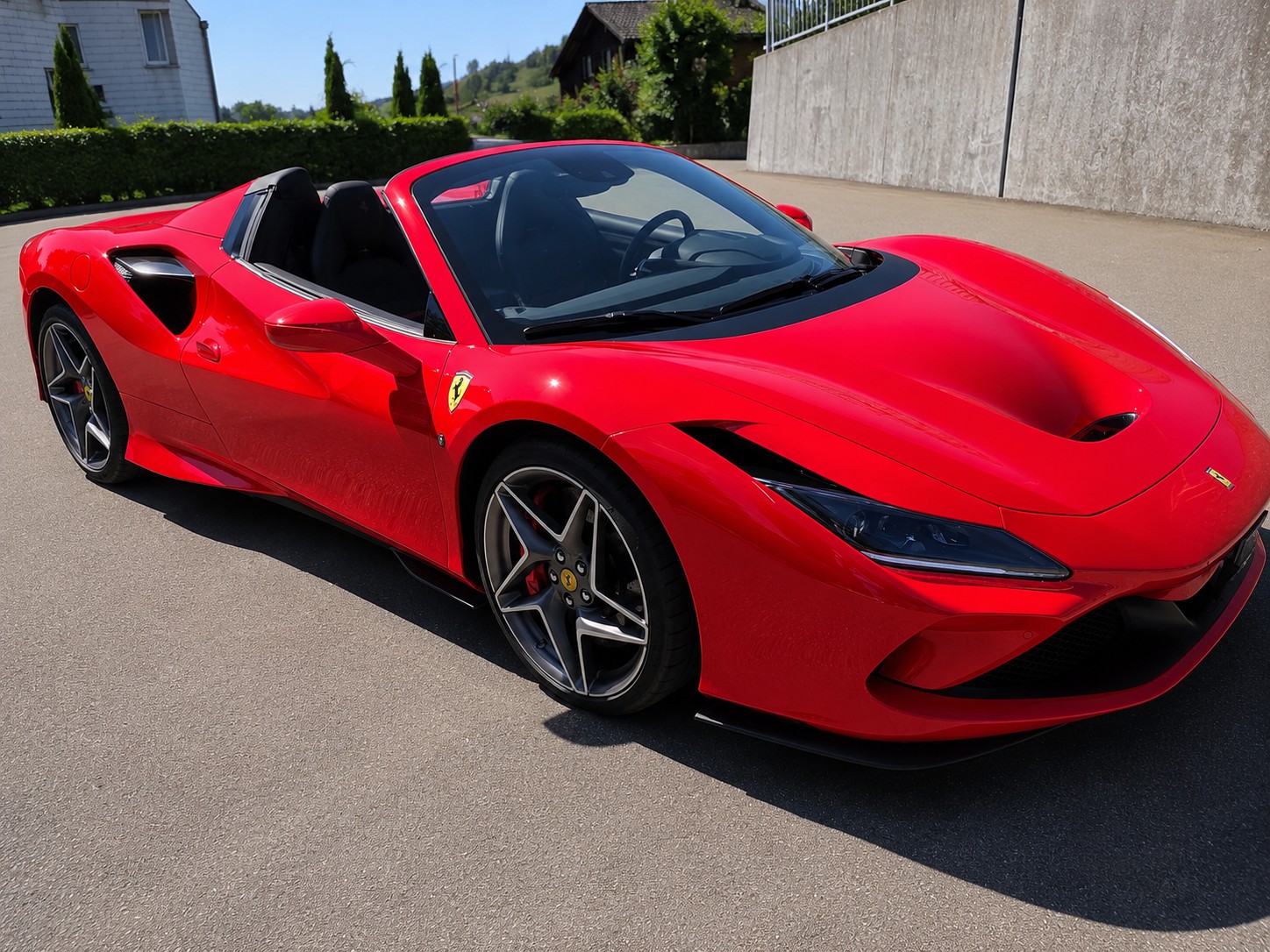 FERRARI F8 Spyder - aus 1. Hand-image-1