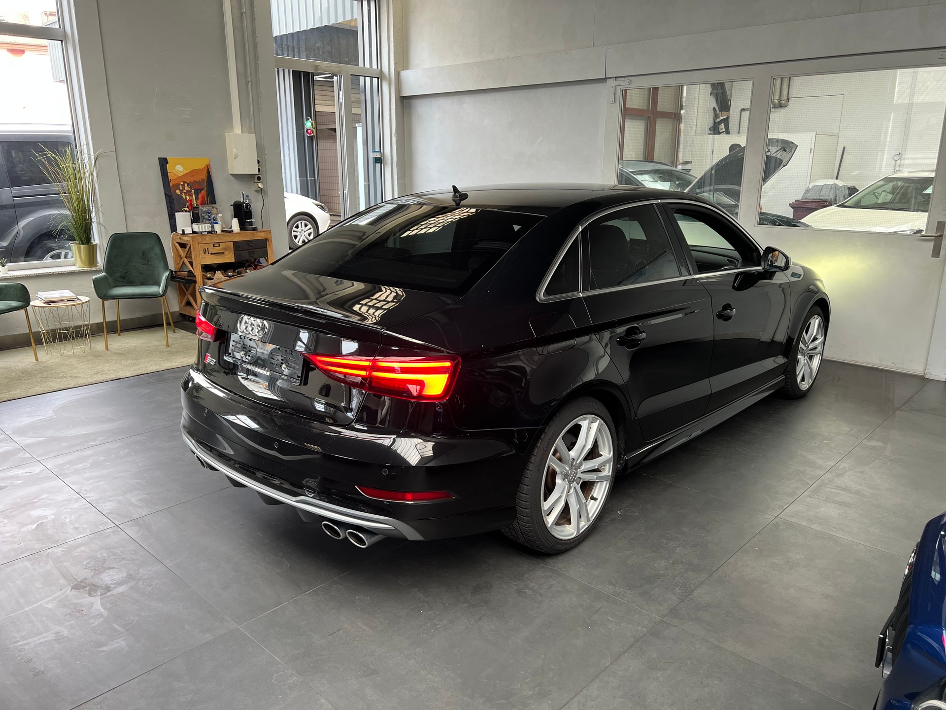 AUDI S3 Limousine 2.0 TFSI quattro S-tronic-image-3