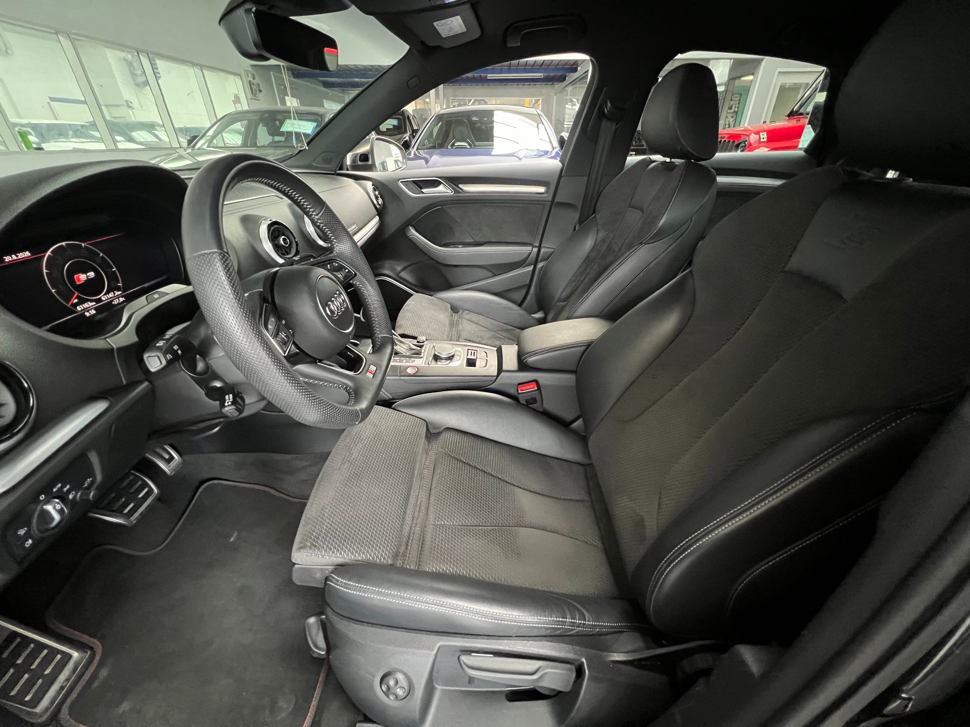 AUDI S3 Limousine 2.0 TFSI quattro S-tronic-image-9