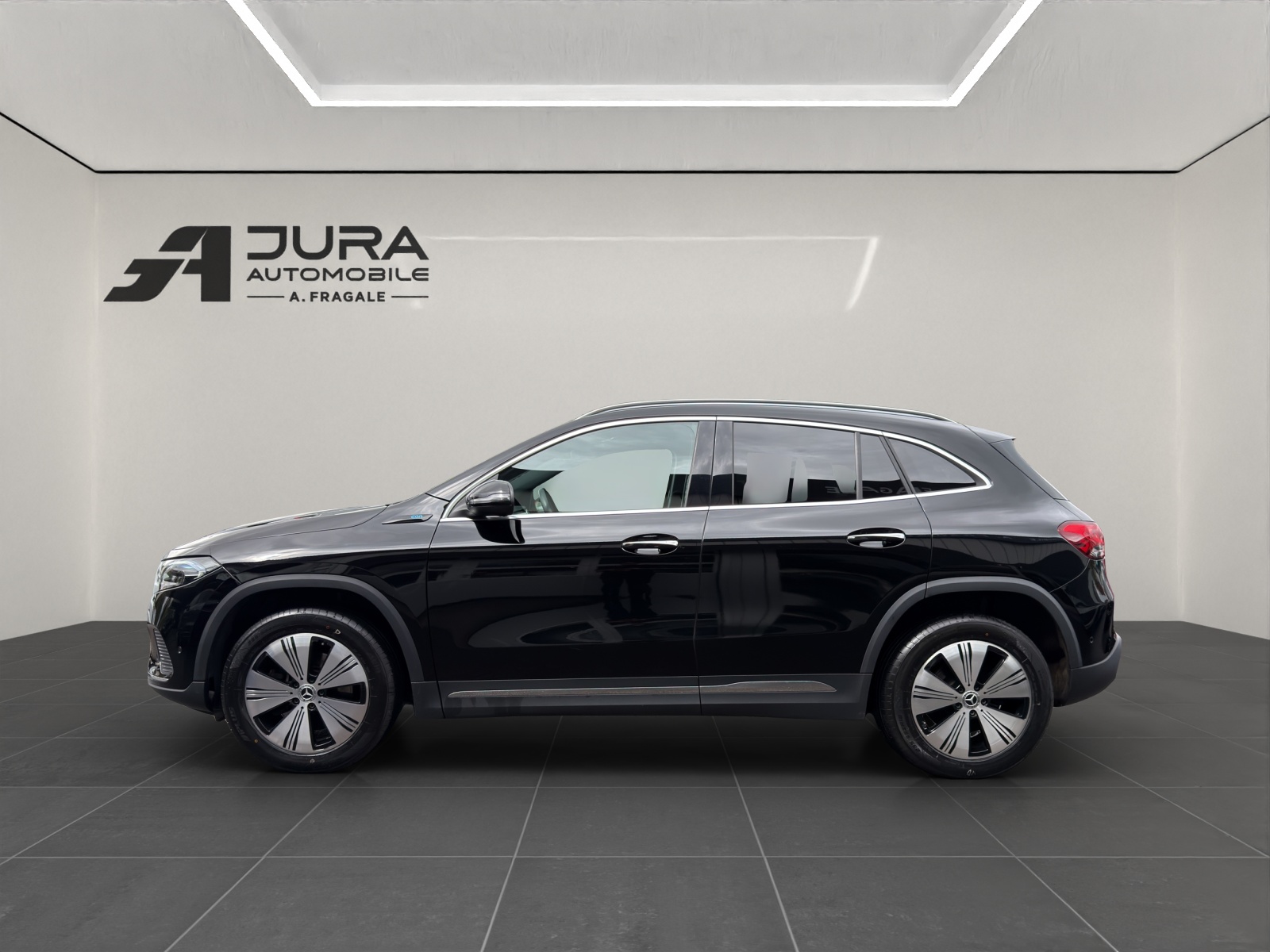 MERCEDES-BENZ EQA 300 4matic Premium-image-3