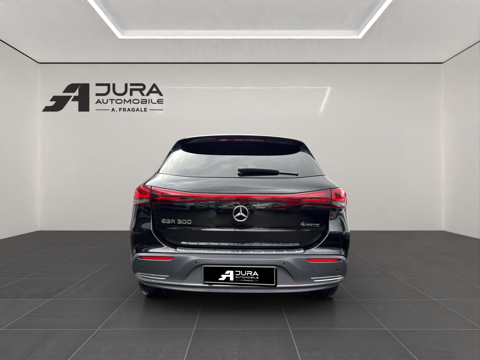 MERCEDES-BENZ EQA 300 4matic Premium-image-5