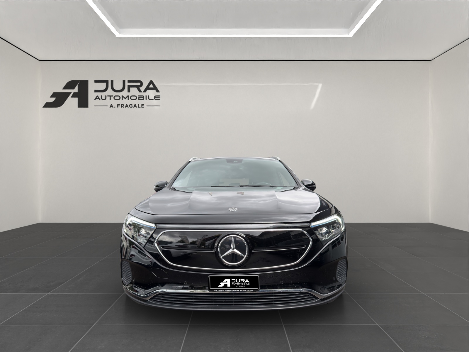 MERCEDES-BENZ EQA 300 4matic Premium-image-2