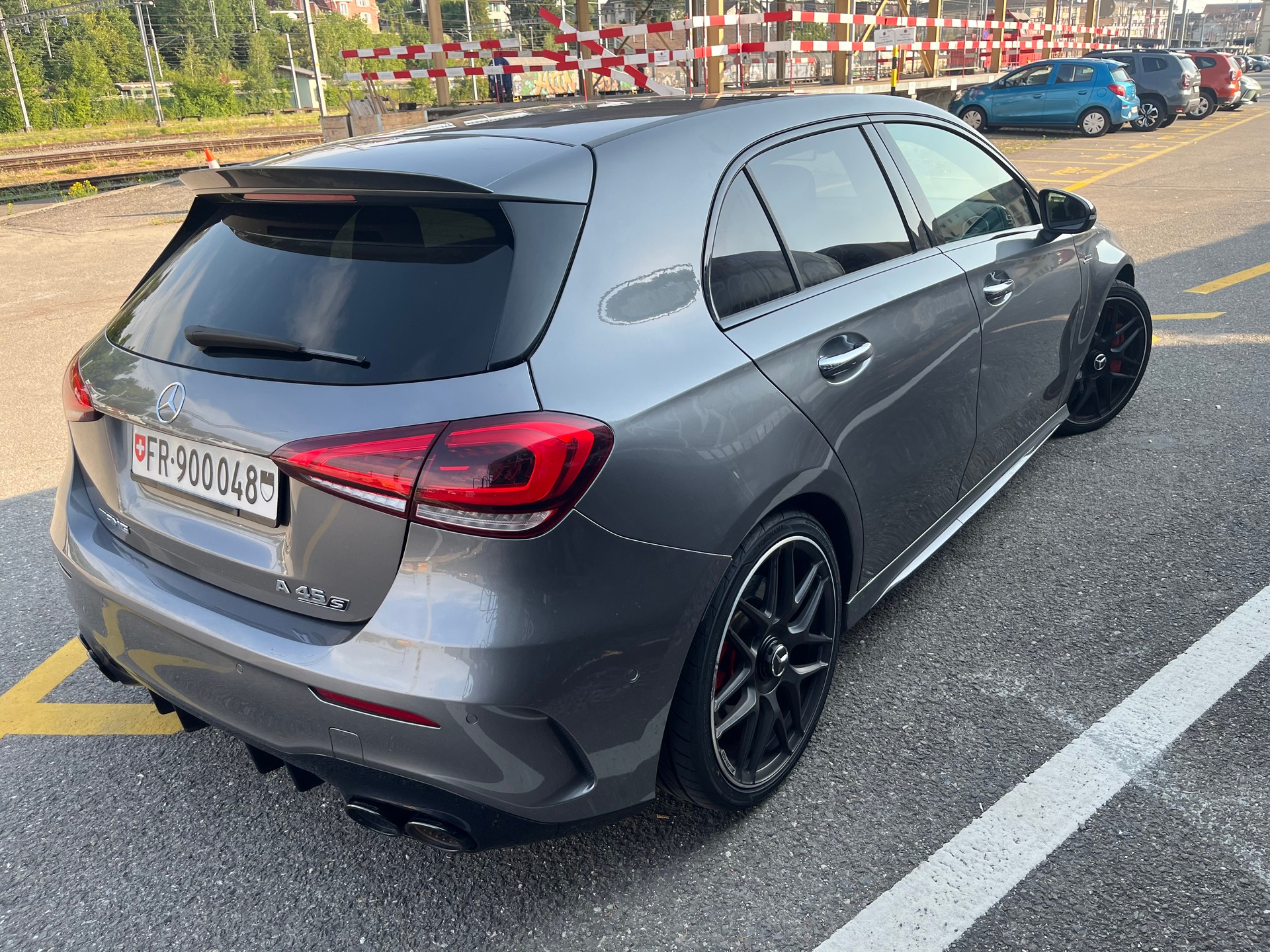 MERCEDES-BENZ A 45 S AMG 4matic+-image-4