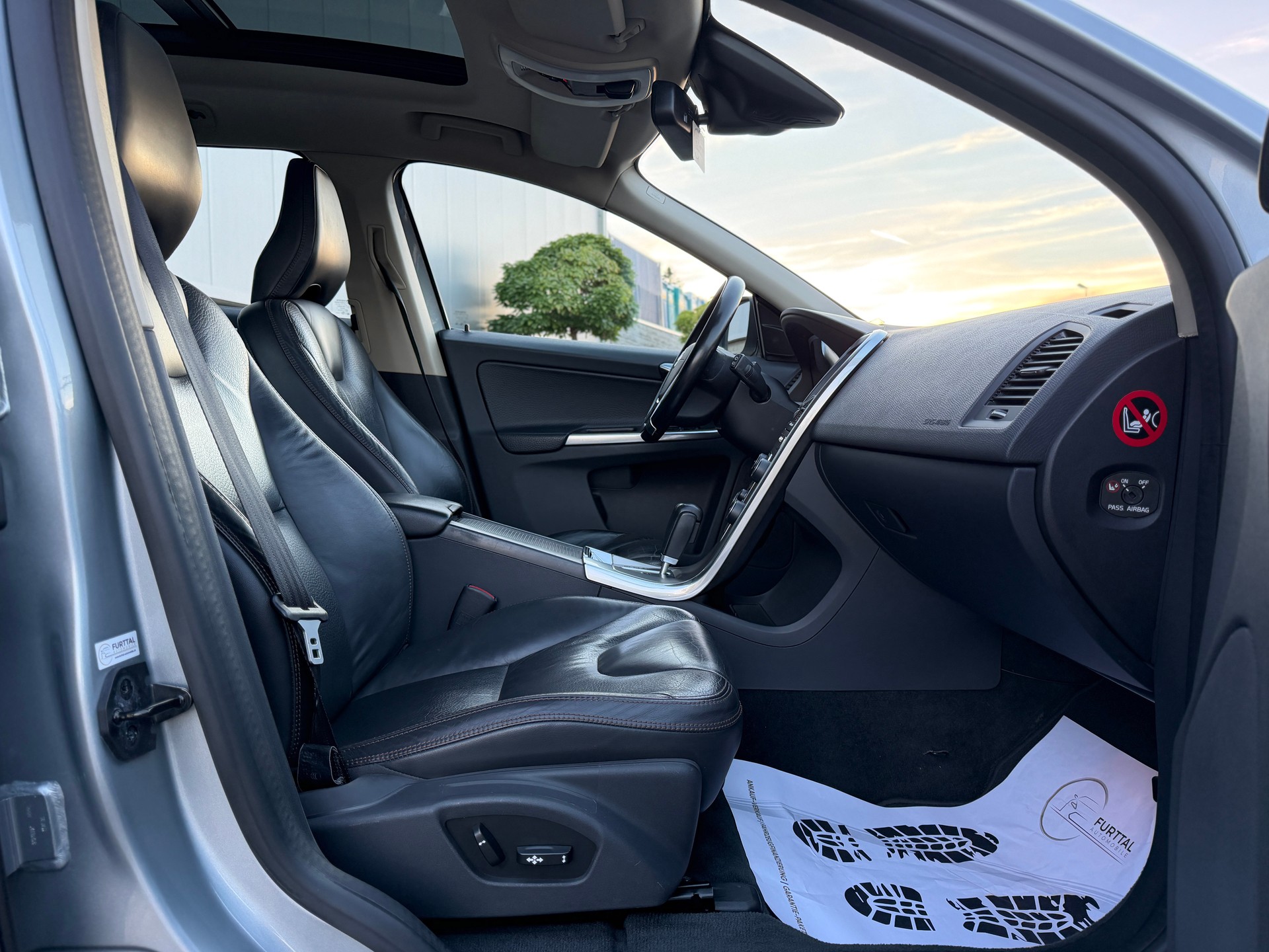 VOLVO XC60 T5 Summum Powershift-image-17