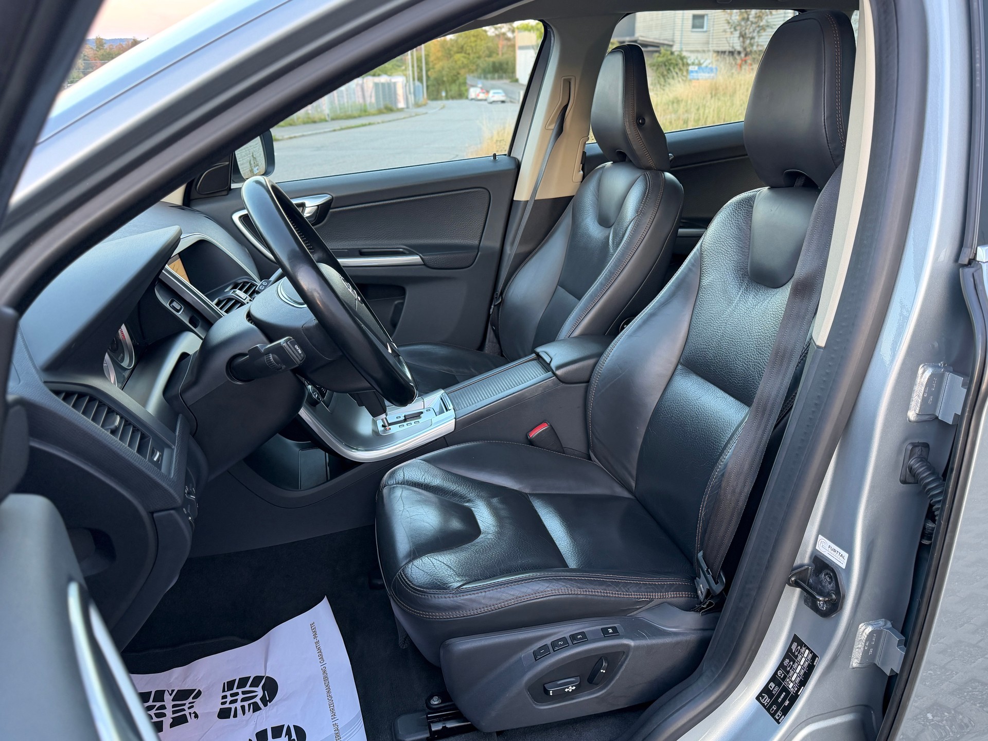 VOLVO XC60 T5 Summum Powershift-image-16