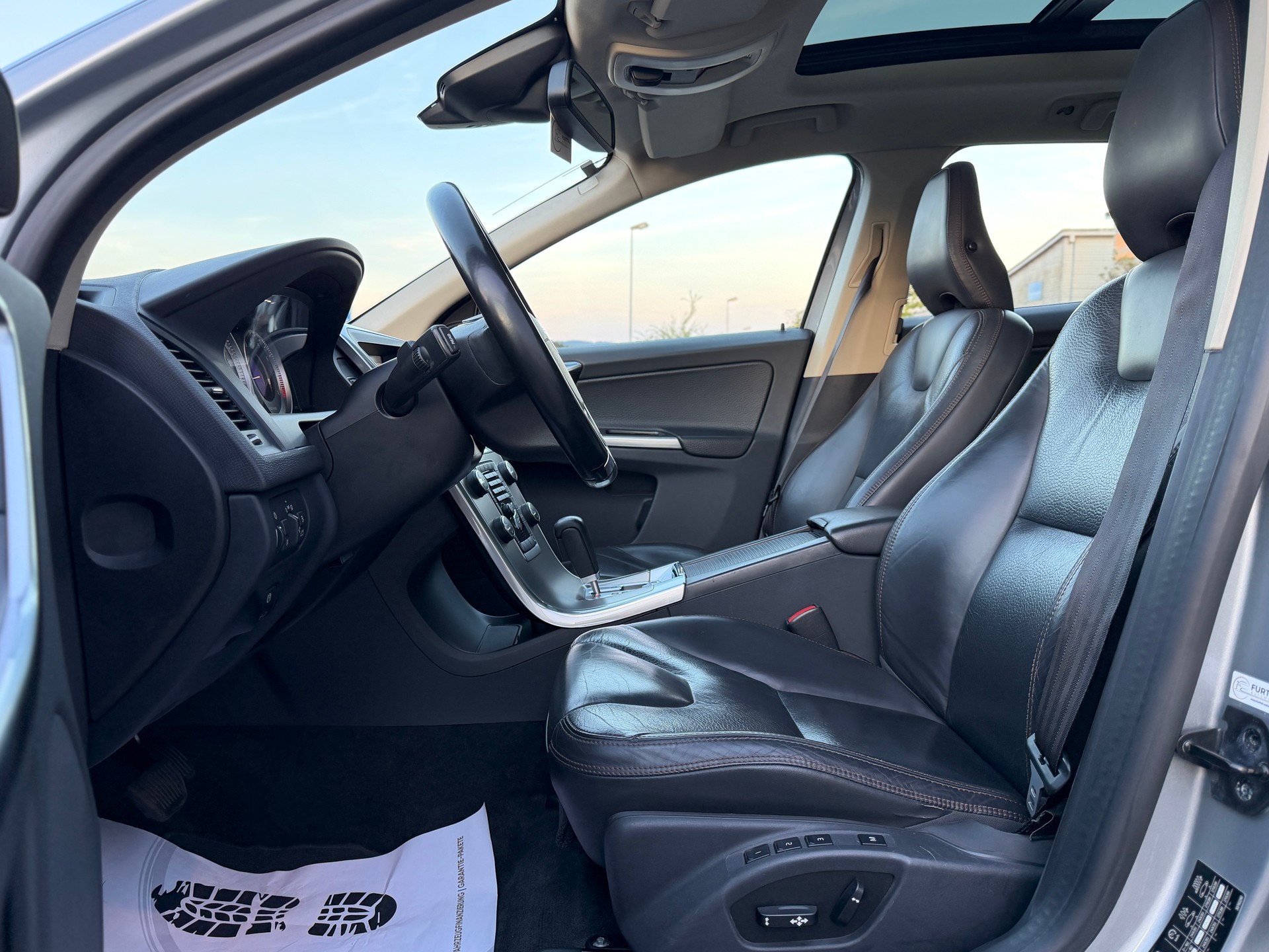 VOLVO XC60 T5 Summum Powershift-image-15