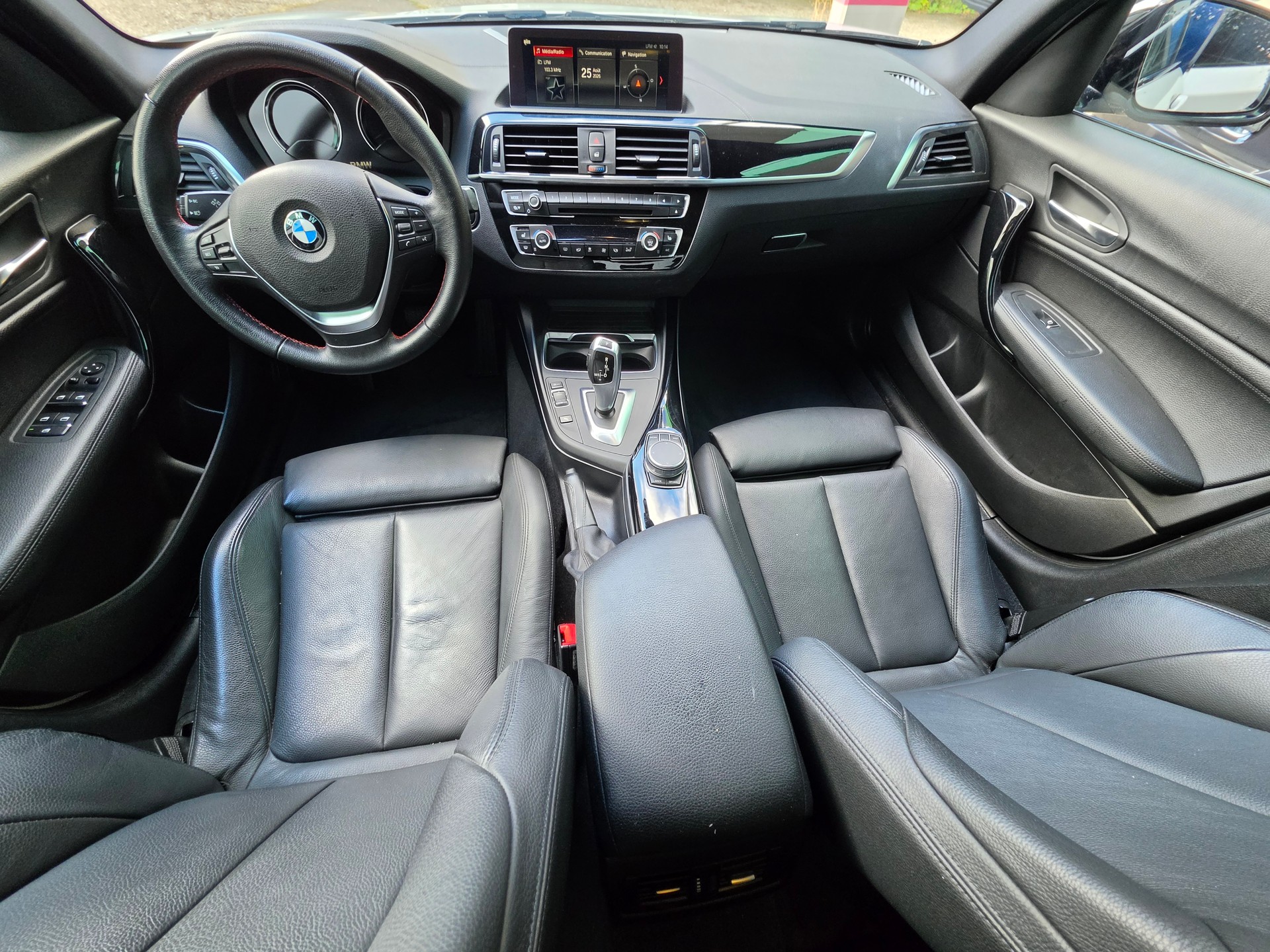 BMW 118i Edition Sport Line Steptronic-image-10