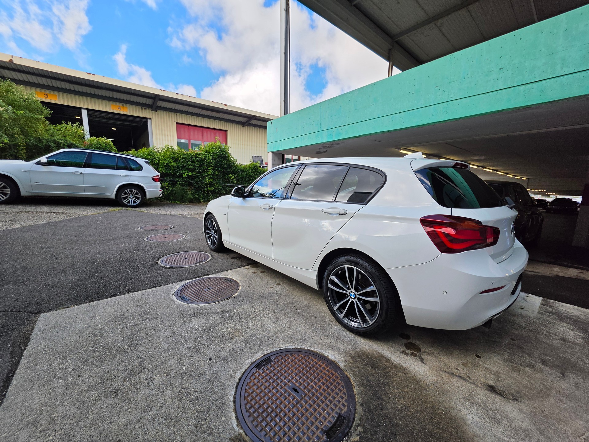 BMW 118i Edition Sport Line Steptronic-image-5