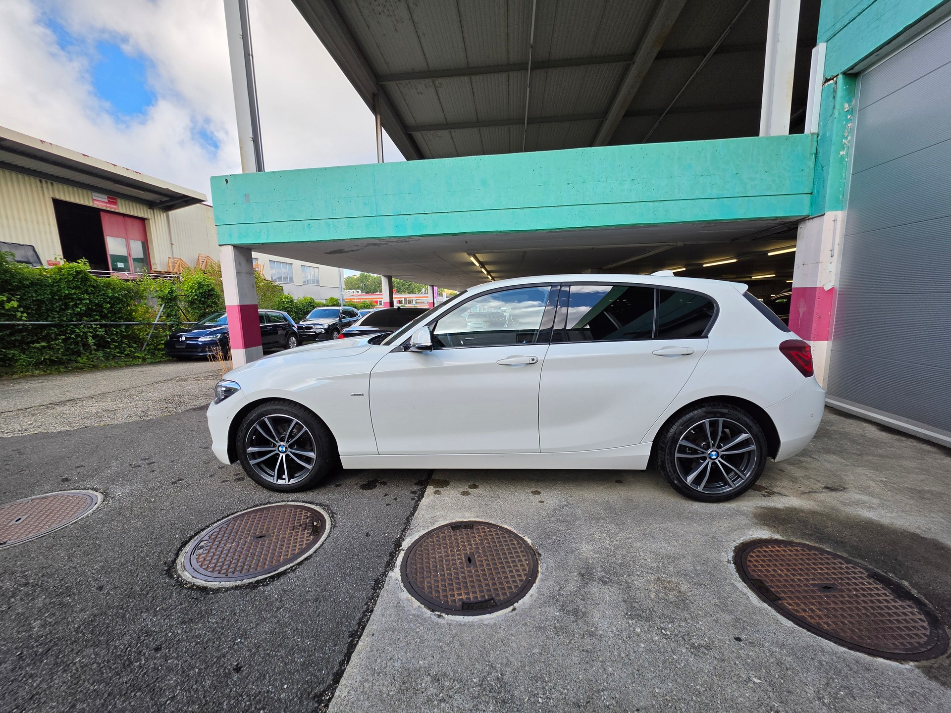BMW 118i Edition Sport Line Steptronic-image-7
