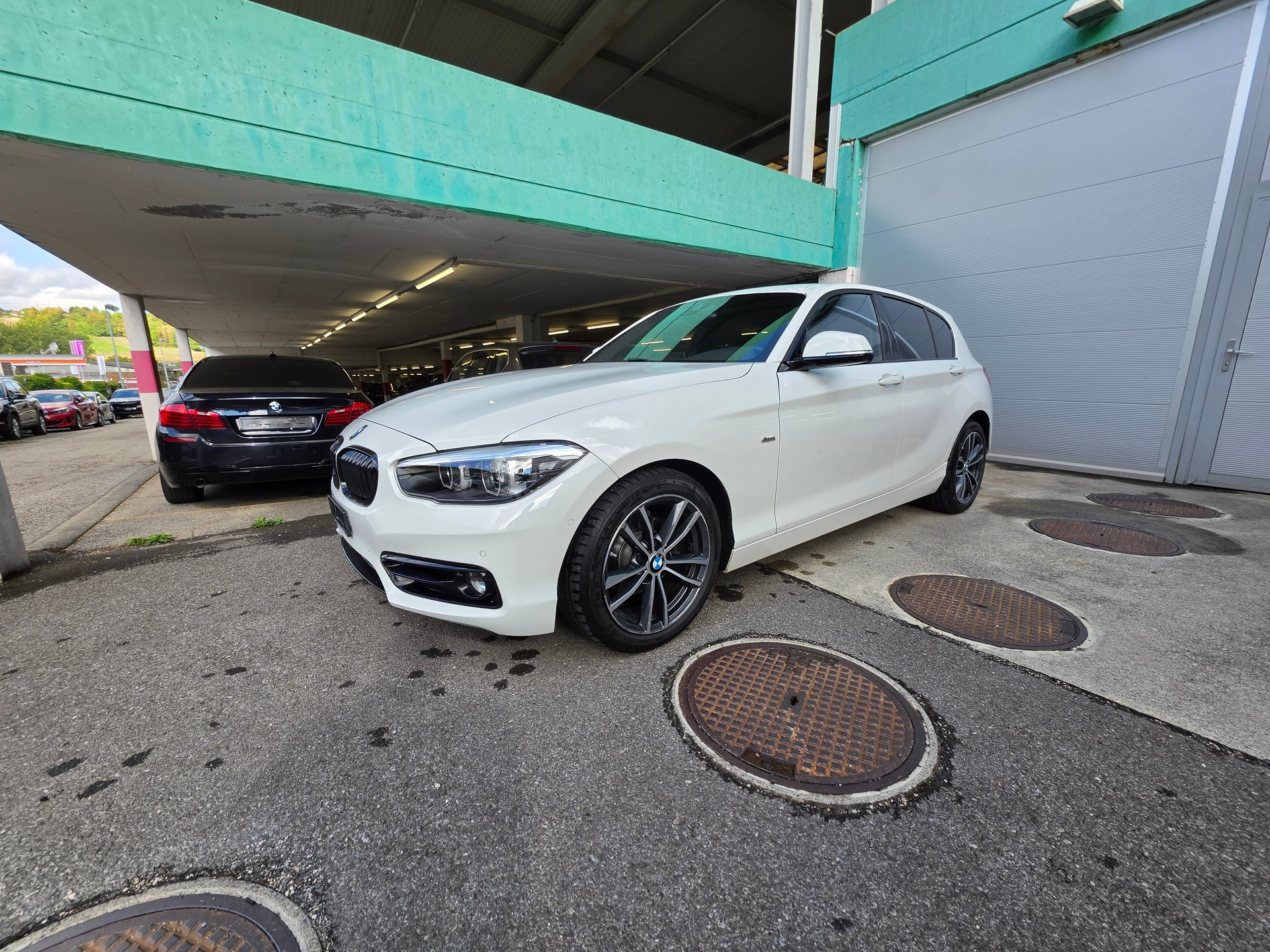 BMW 118i Edition Sport Line Steptronic-image-6