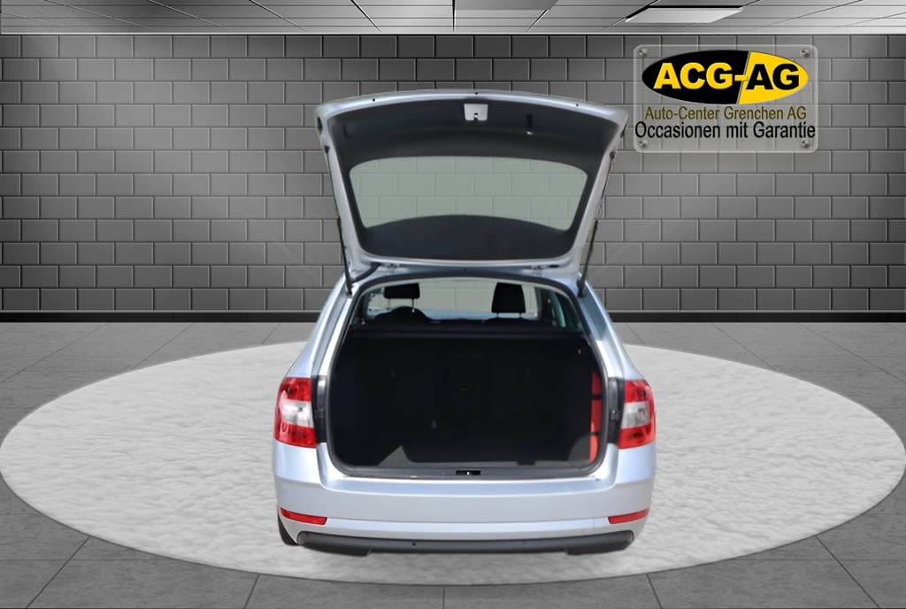 SKODA Octavia Combi 1.6 TDI Ambition DSG ** Navigation ** PDC ** Frisch ab MFK & Service **-image-6