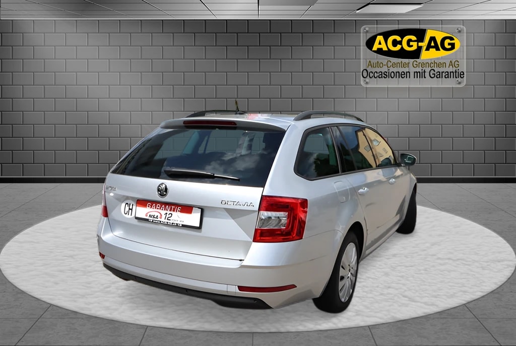 SKODA Octavia Combi 1.6 TDI Ambition DSG ** Navigation ** PDC ** Frisch ab MFK & Service **-image-5