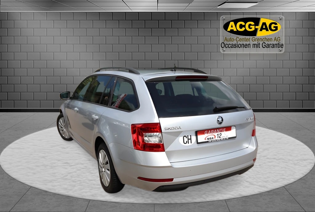 SKODA Octavia Combi 1.6 TDI Ambition DSG ** Navigation ** PDC ** Frisch ab MFK & Service **-image-3