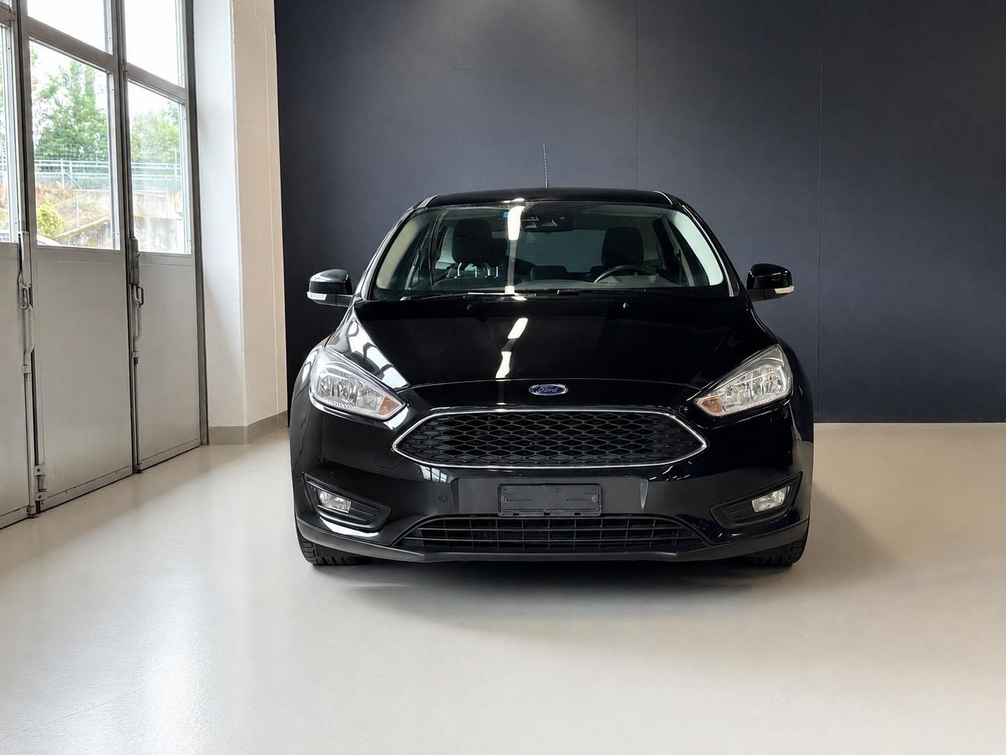 FORD Focus 1.5 TDCi Business PowerShift-image-2