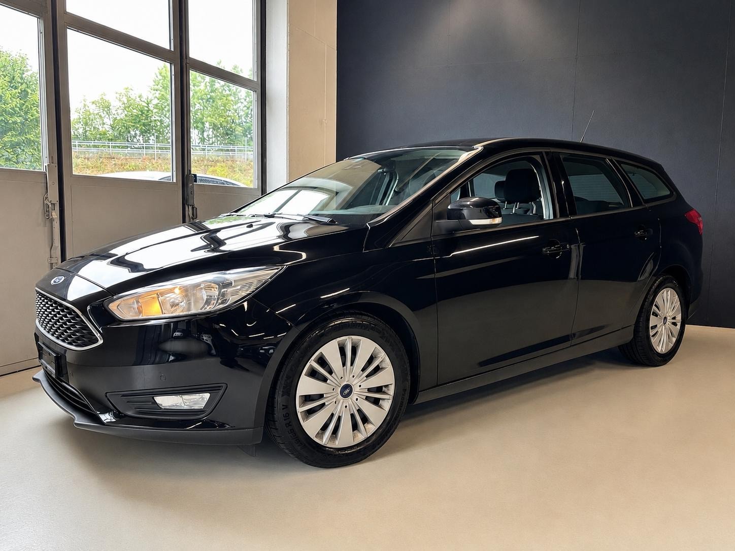 FORD Focus 1.5 TDCi Business PowerShift-image-5