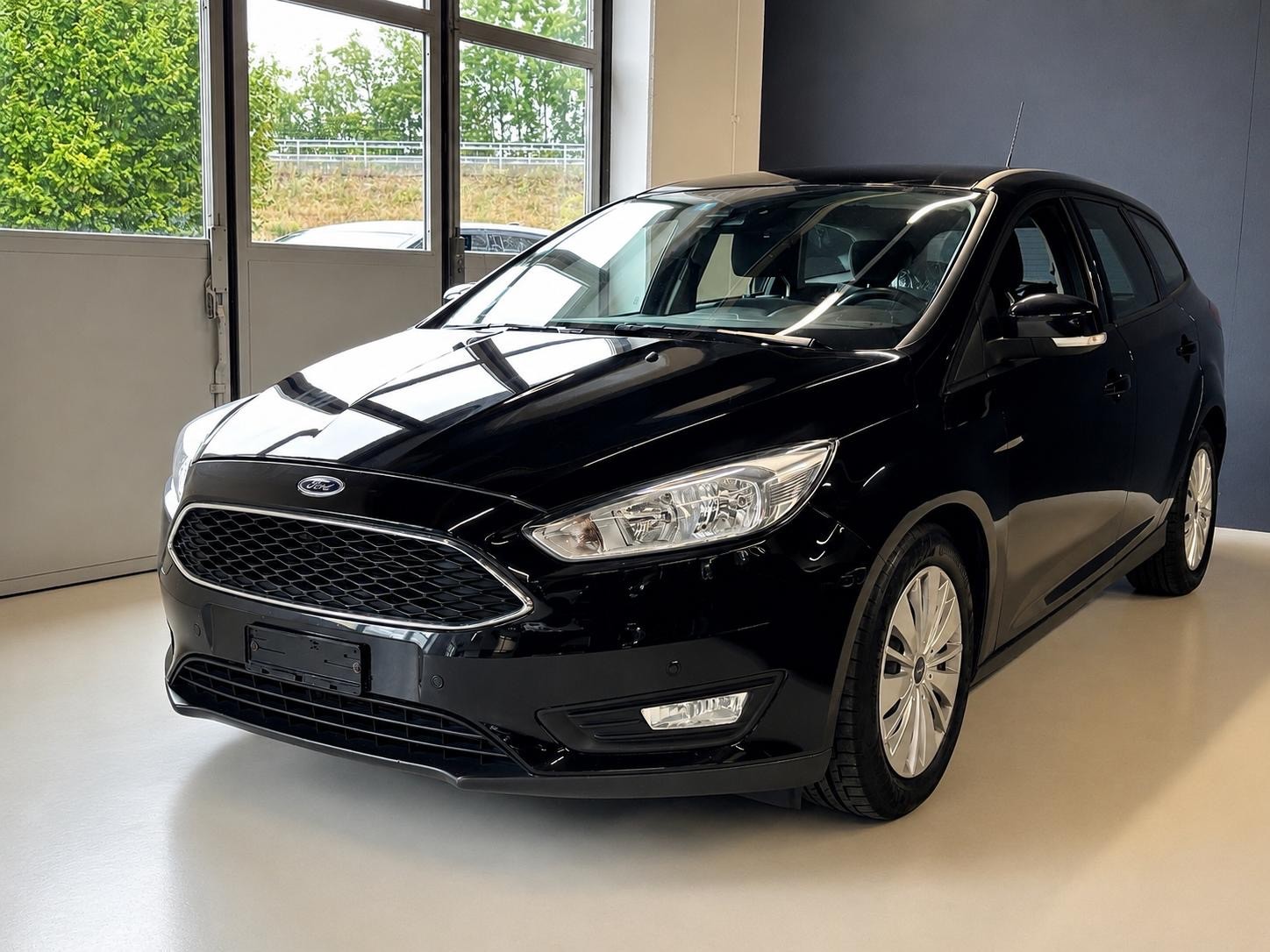 FORD Focus 1.5 TDCi Business PowerShift-image-4