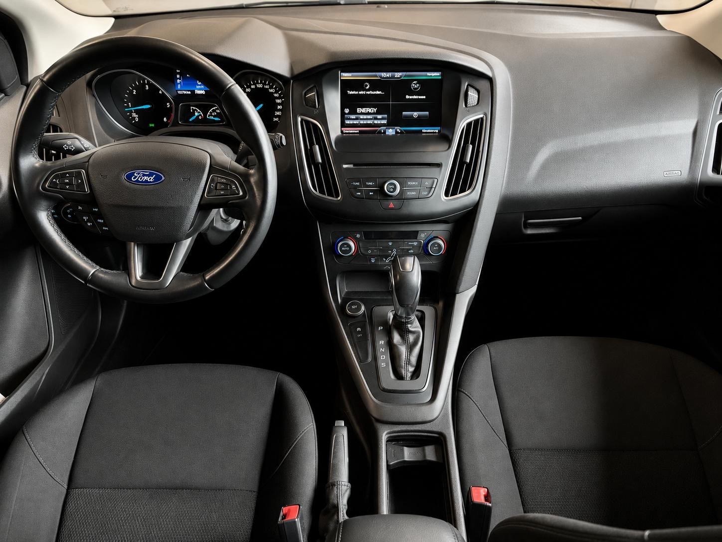 FORD Focus 1.5 TDCi Business PowerShift-image-13