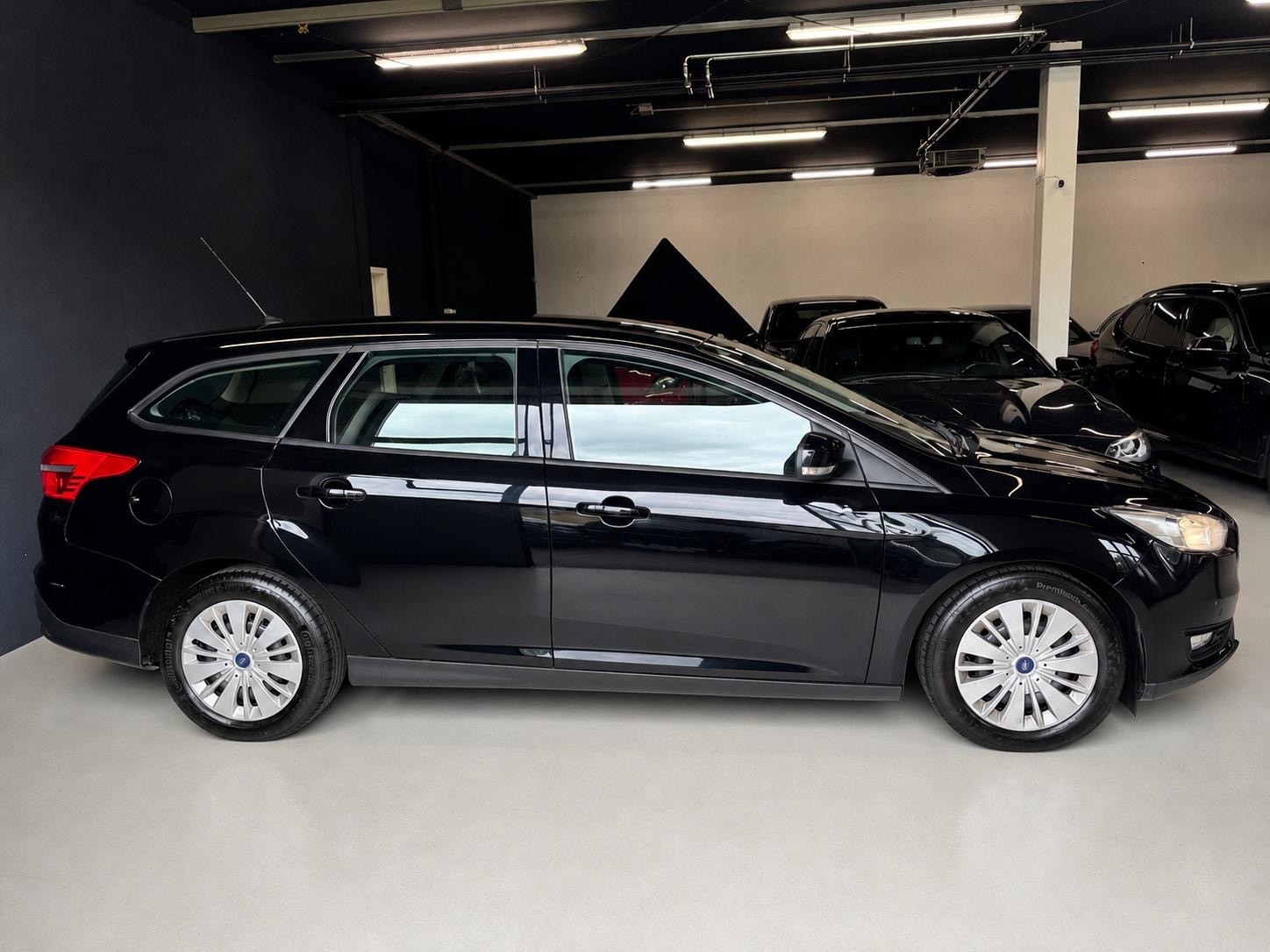 FORD Focus 1.5 TDCi Business PowerShift-image-6