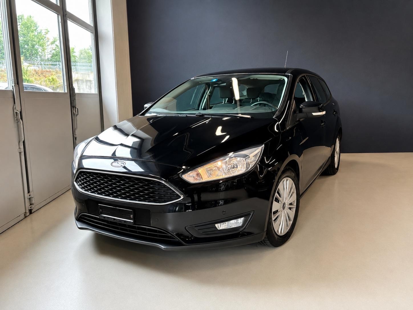 FORD Focus 1.5 TDCi Business PowerShift-image-1