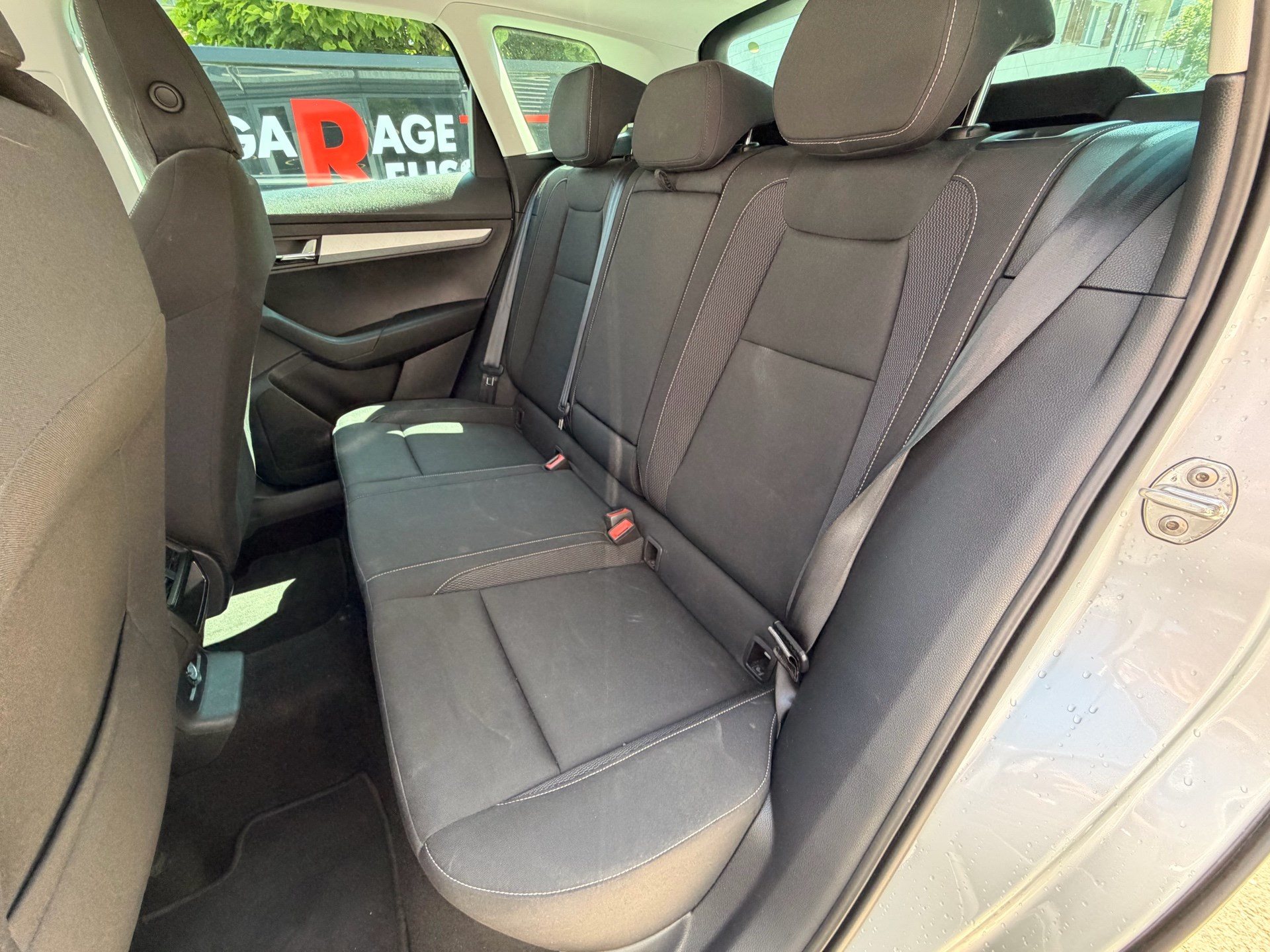 SKODA Karoq Selection *** ACC & RÜCKFAHRKAMERA ***-image-27