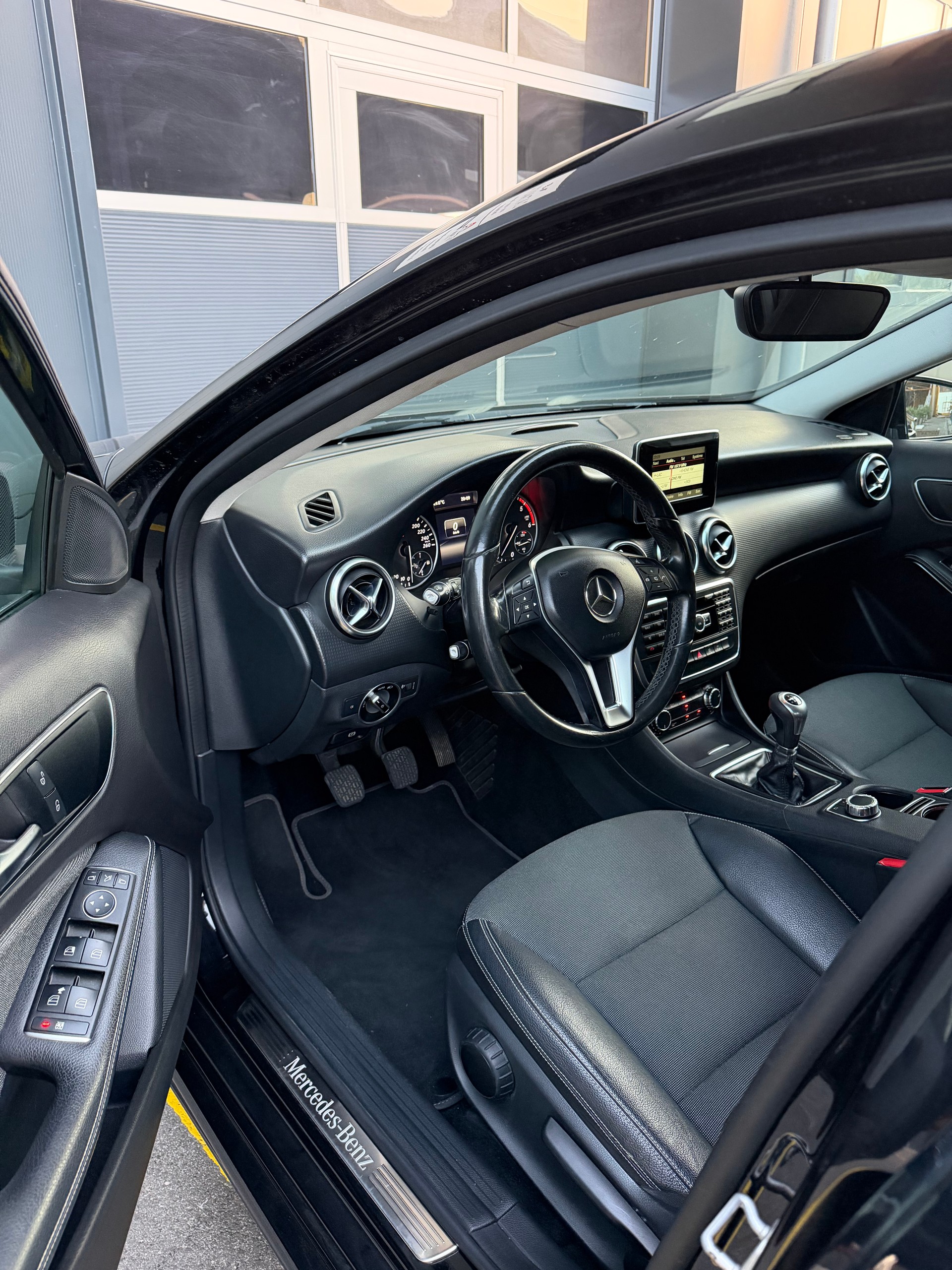 MERCEDES-BENZ A 160 CDI Urban-image-11
