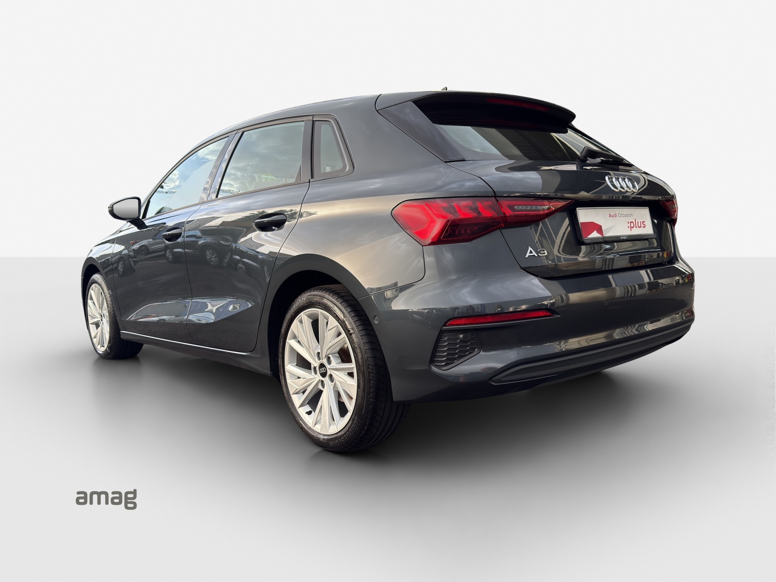 AUDI A3 Sportback 35 TFSI Attraction S-tronic-image-2