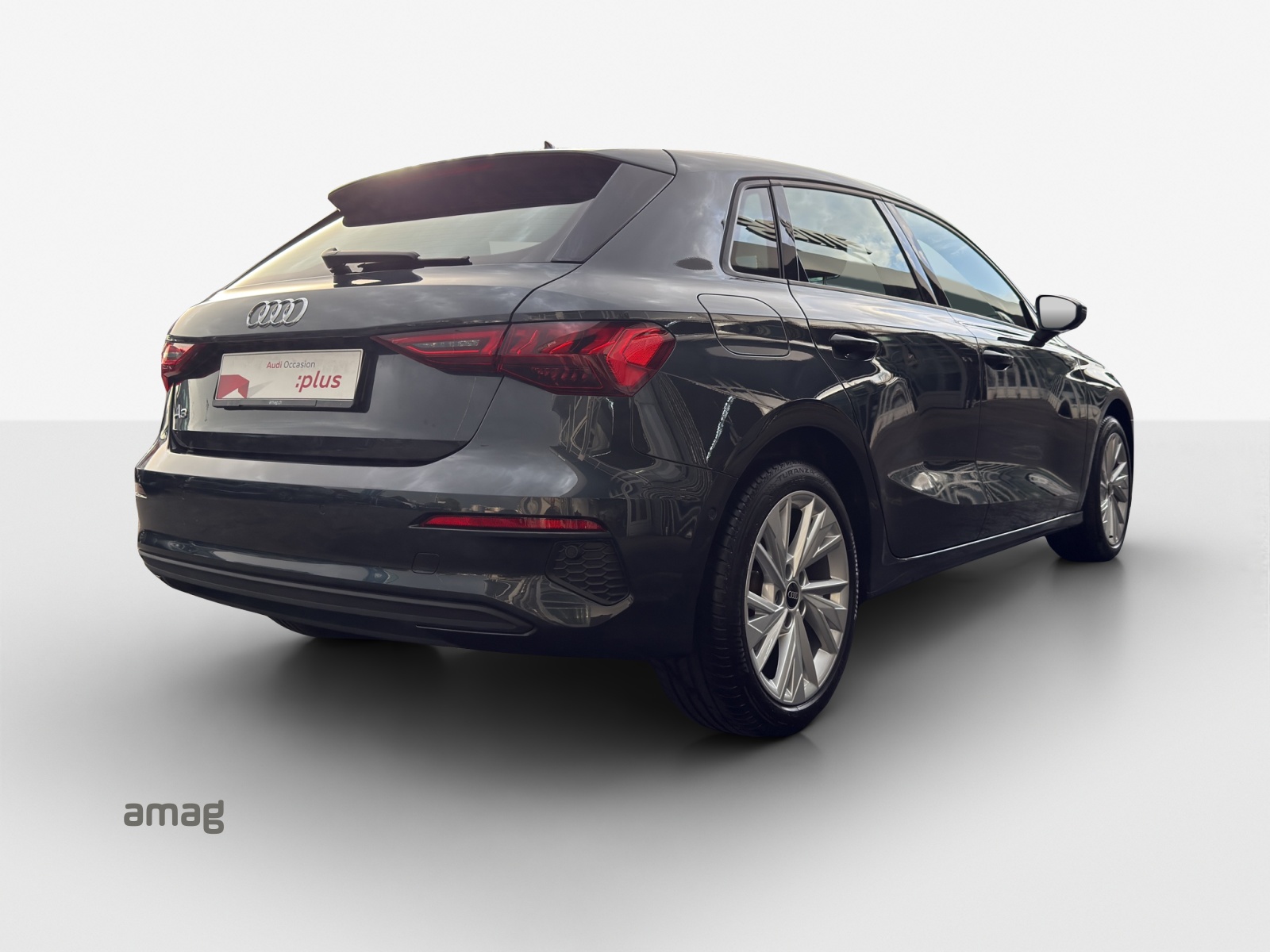 AUDI A3 Sportback 35 TFSI Attraction S-tronic-image-4